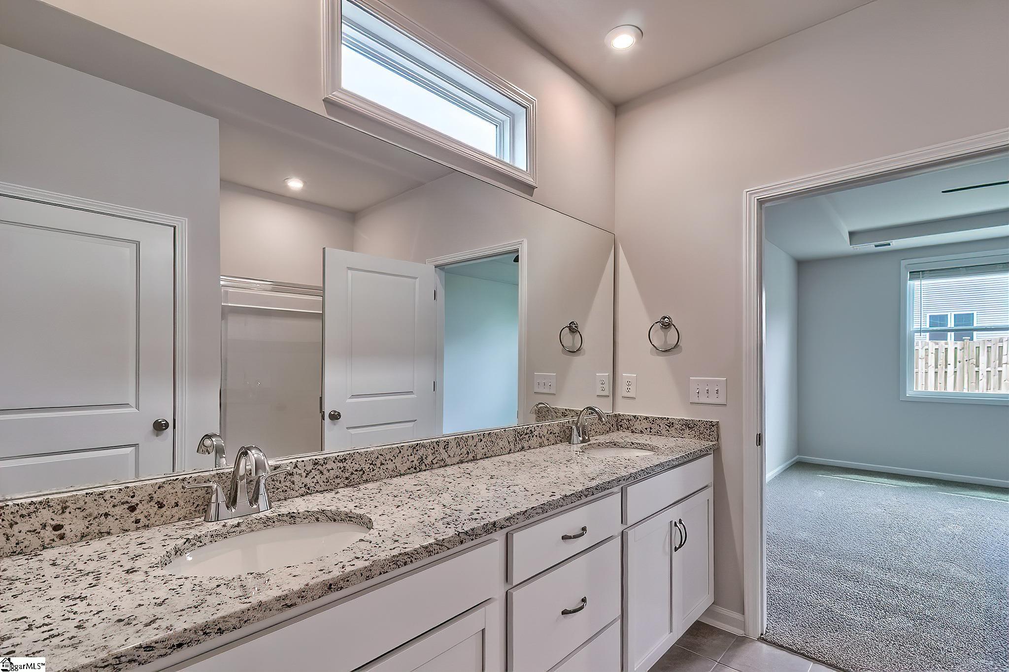 1013 Mockernut Way Property Photo 17