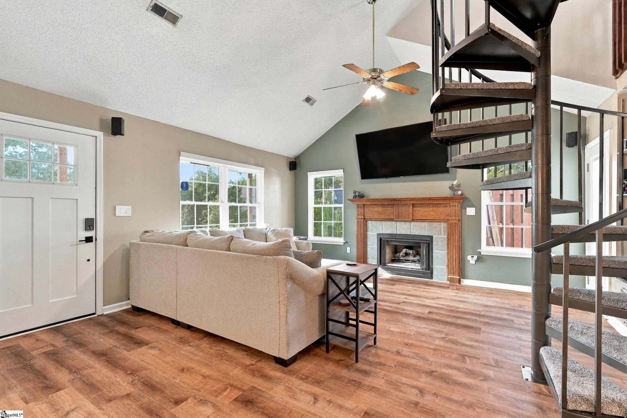 2 Pecan Grove Court Property Photo 4