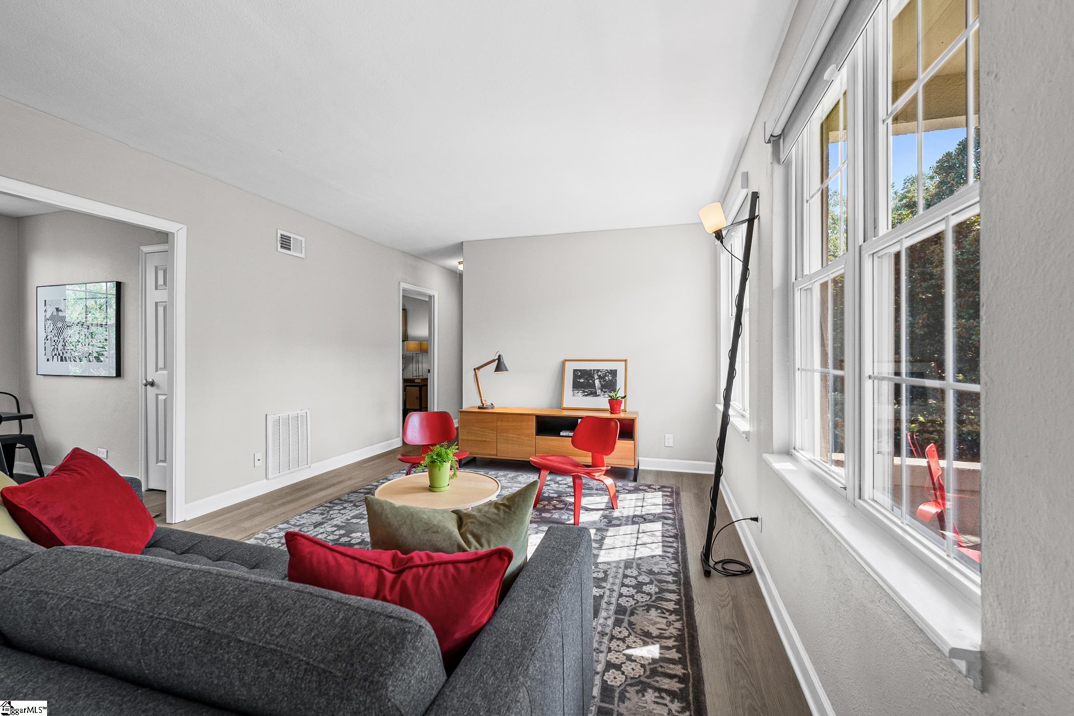 601 Cleveland Street Property Photo 3