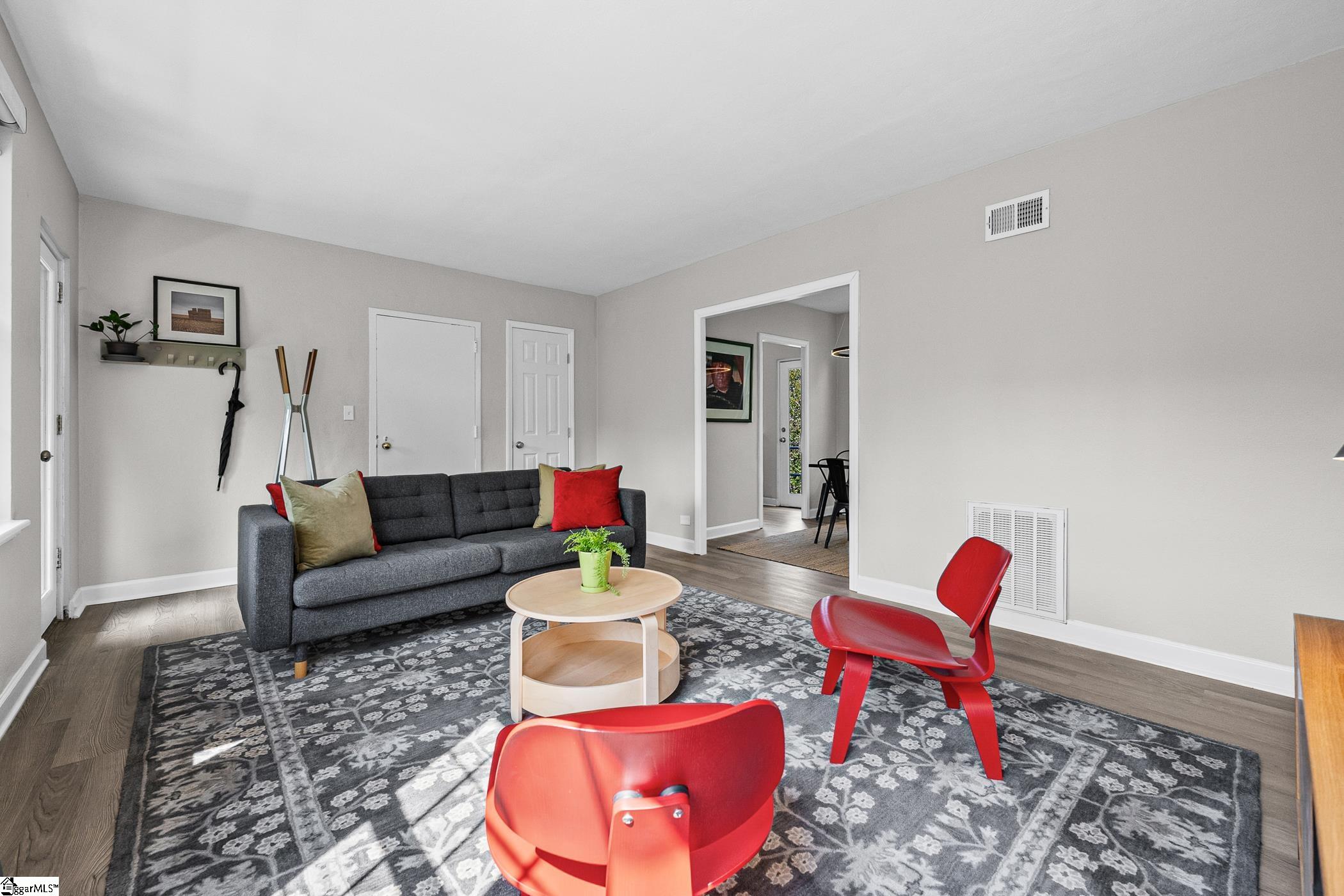 601 Cleveland Street Property Photo 7