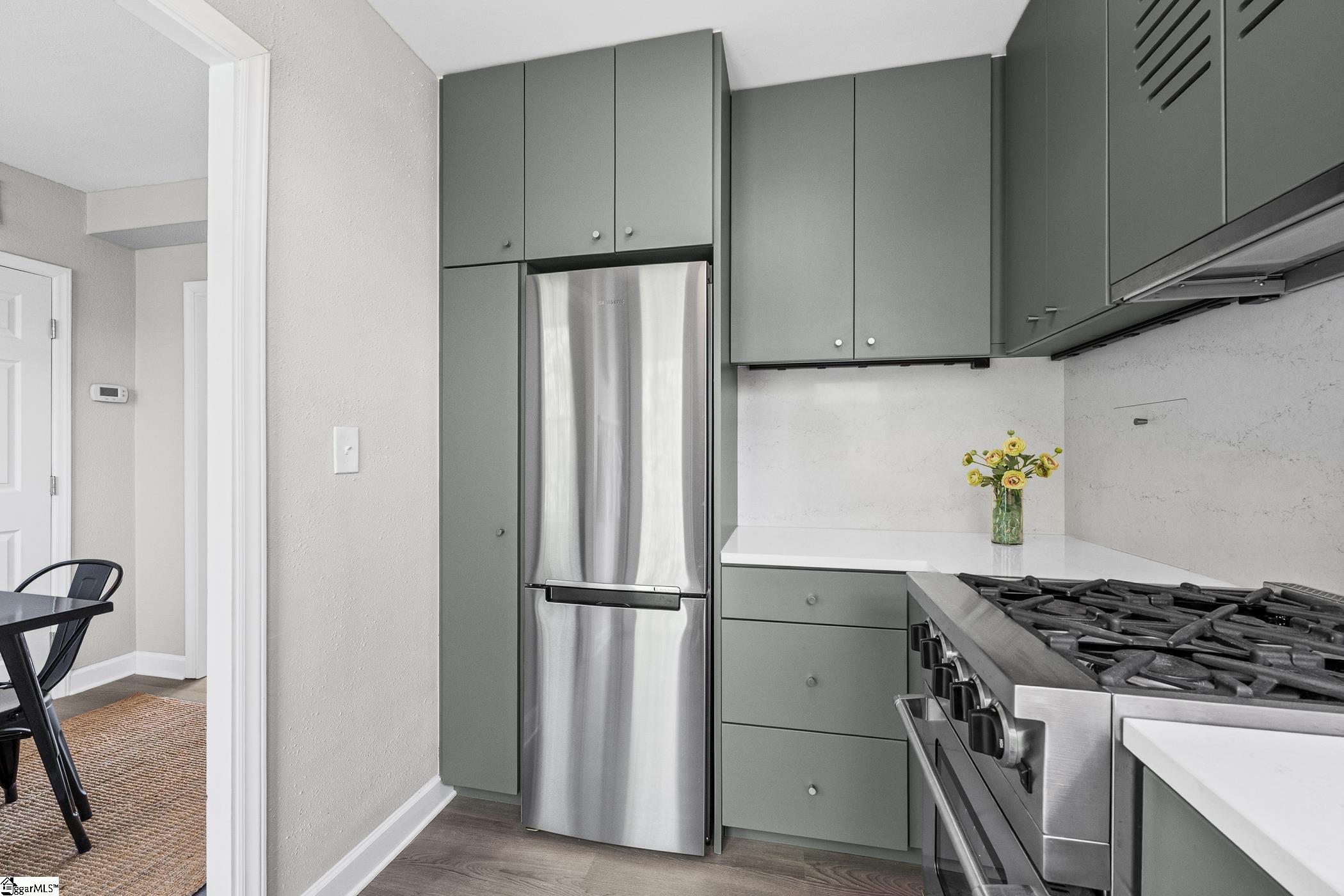 601 Cleveland Street Property Photo 12