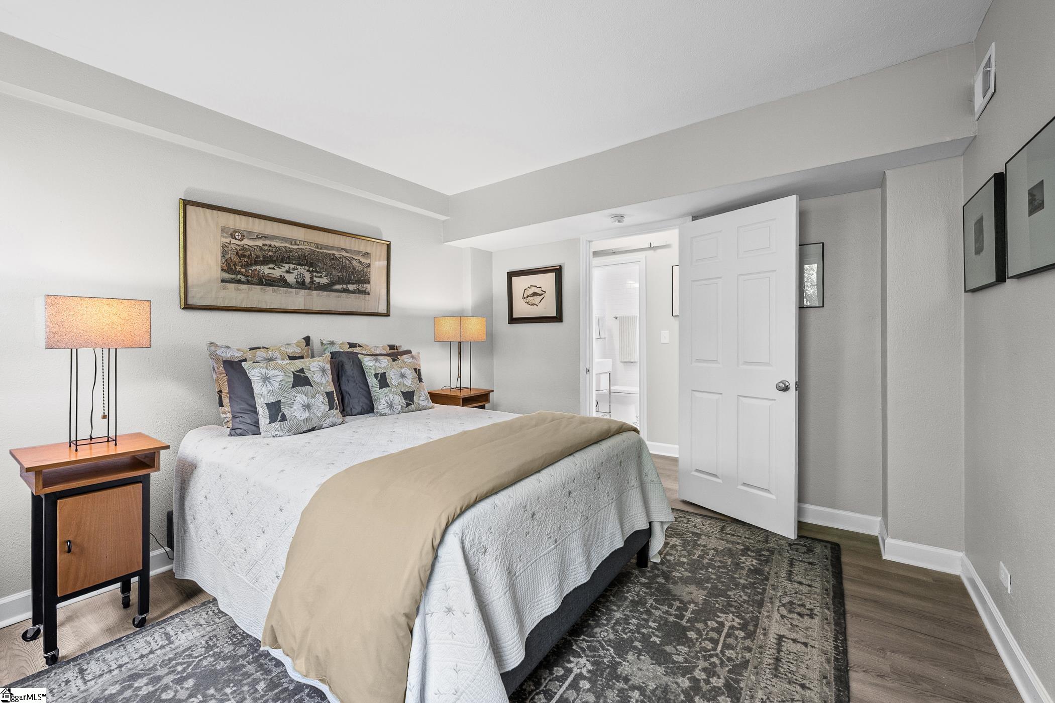 601 Cleveland Street Property Photo 17