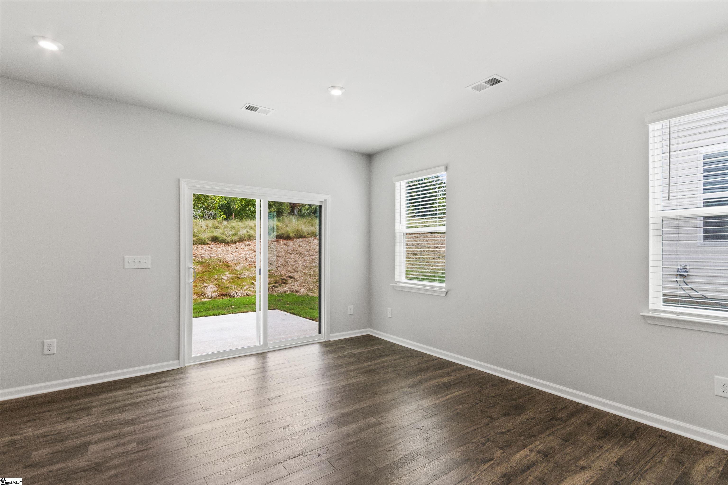 1015 Mockernut Way Property Photo 10