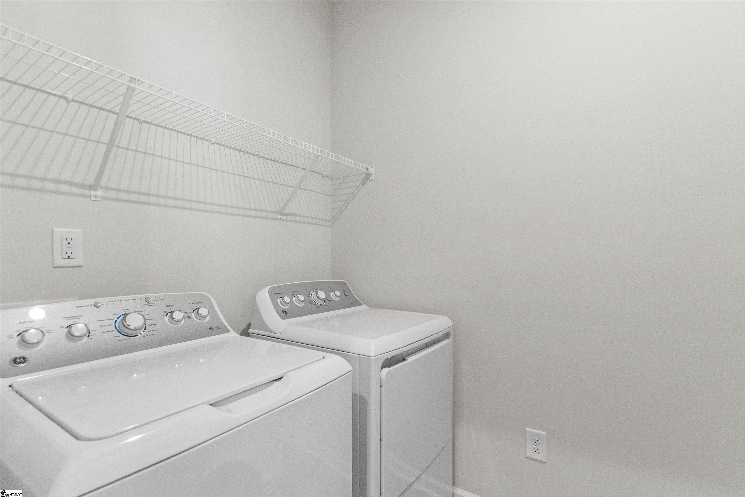 1015 Mockernut Way Property Photo 27