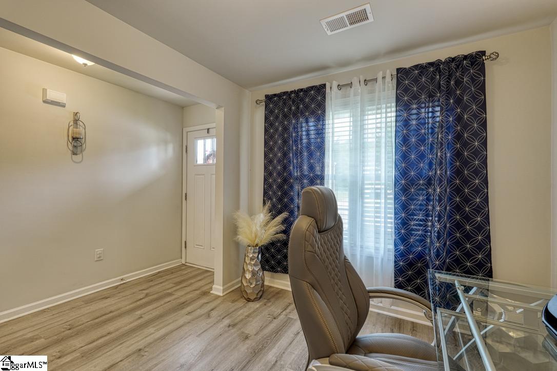 454 Grantham Court Property Photo 4