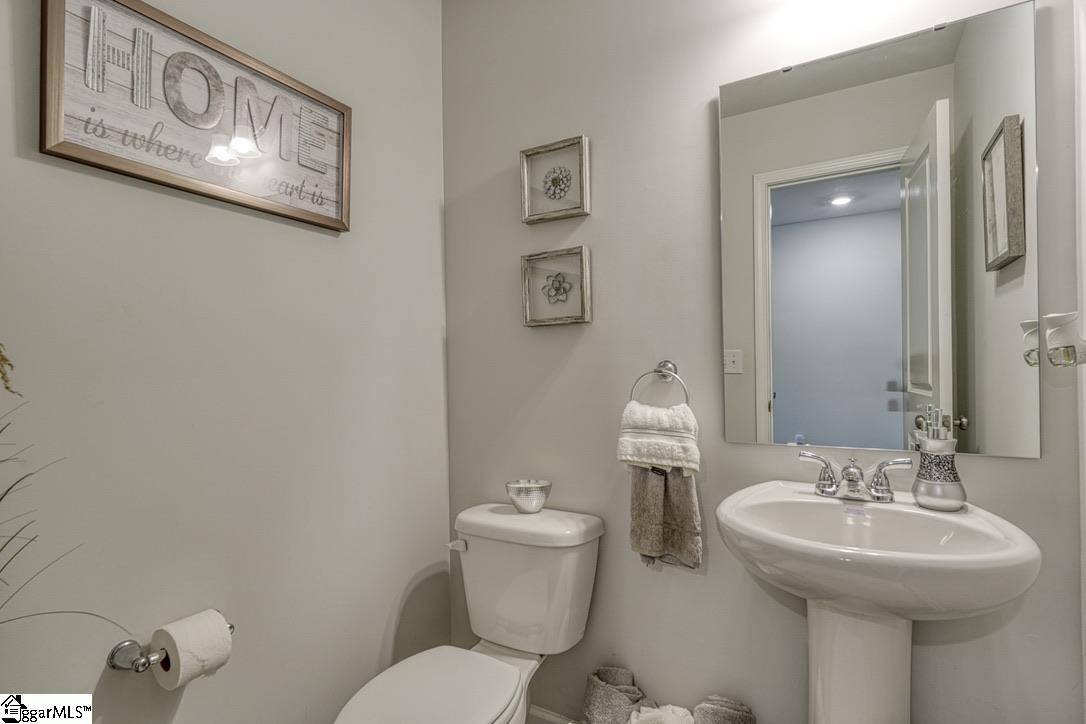 454 Grantham Court Property Photo 7