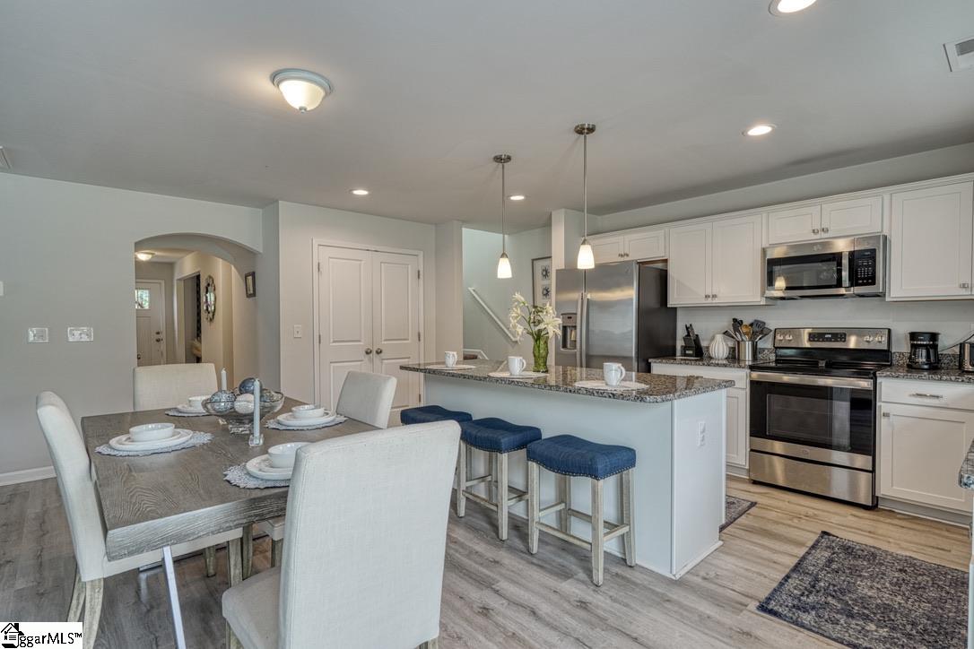 454 Grantham Court Property Photo 17