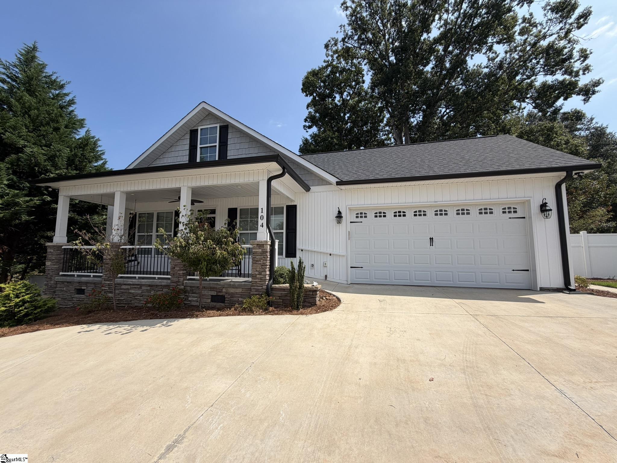 104 Cottage Way Property Photo 2