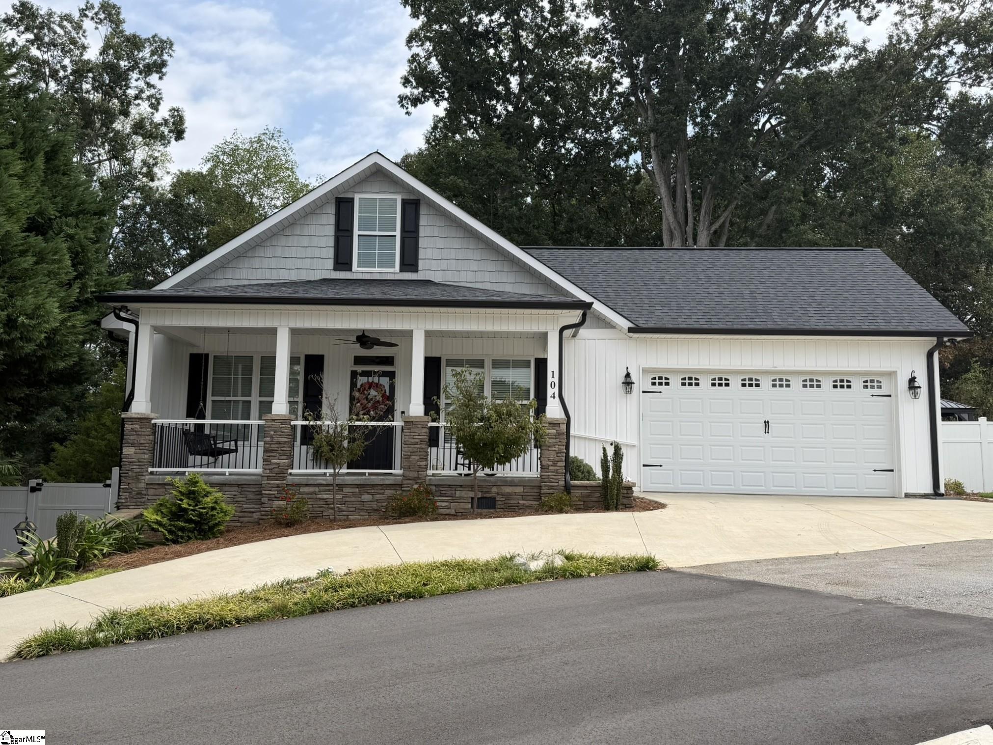 104 Cottage Way Property Photo 4