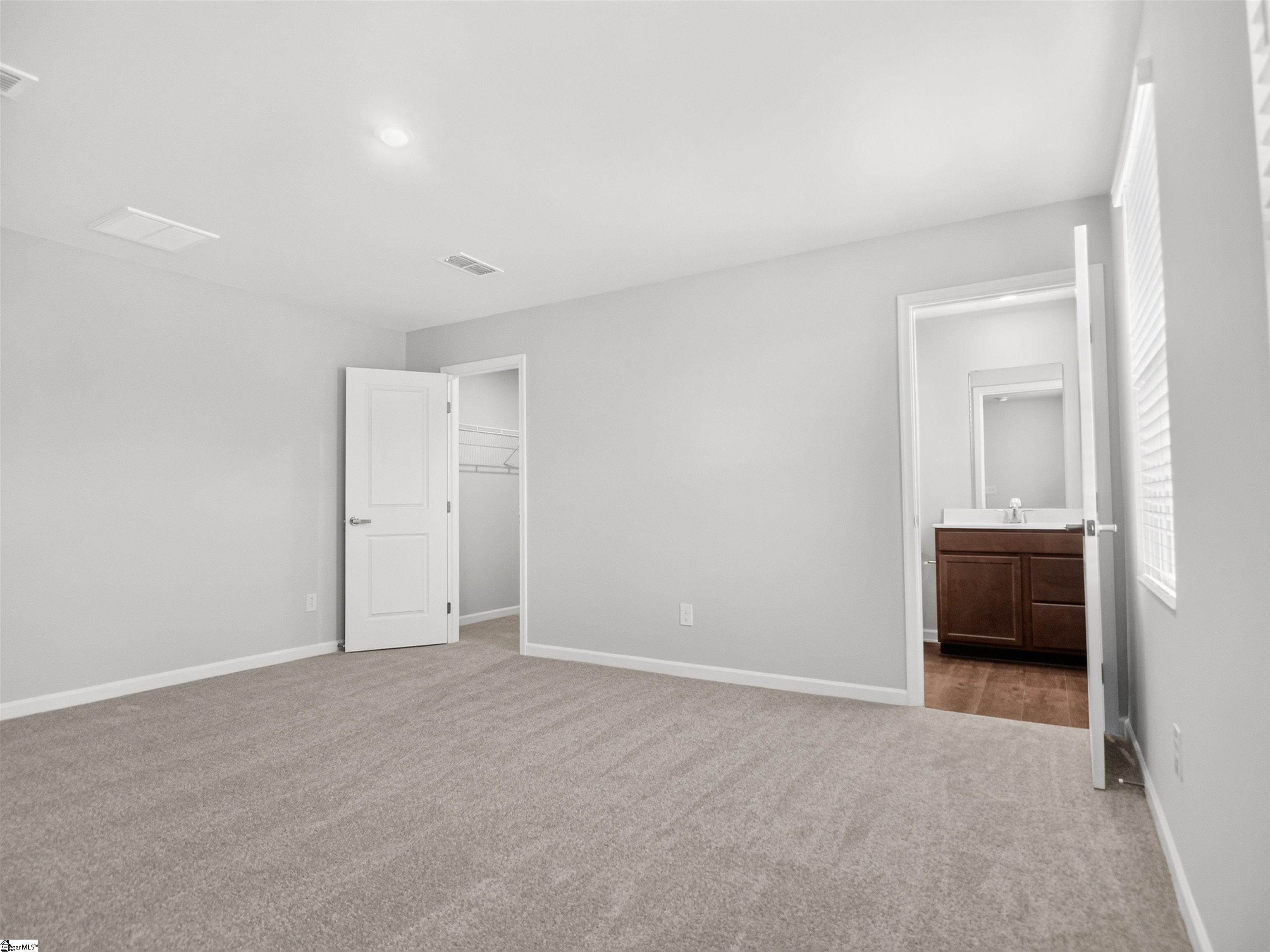 1604612 Property Photo 4