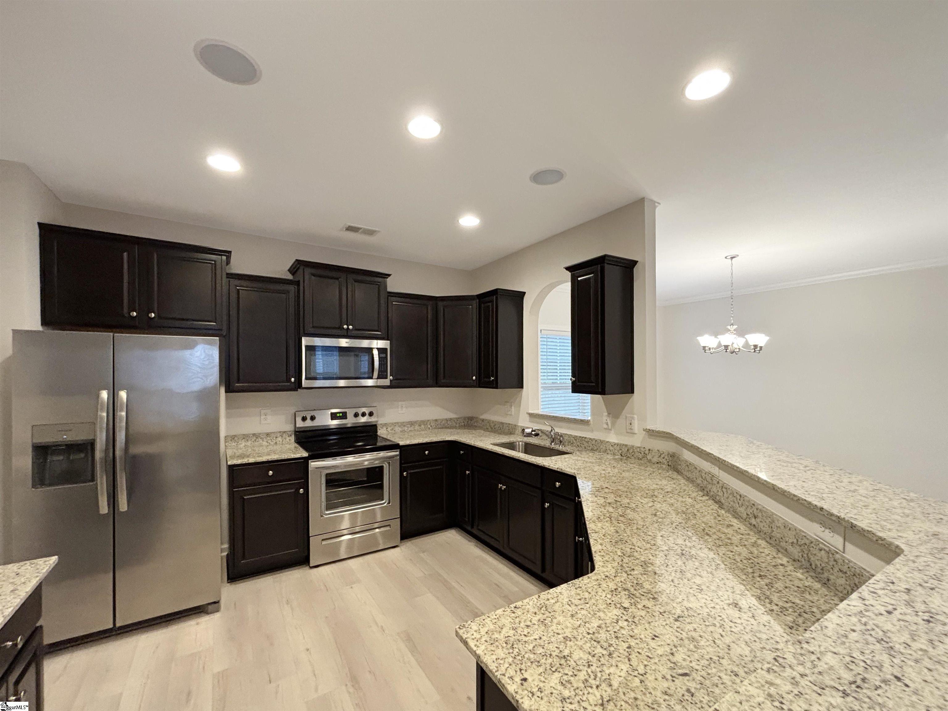 1604613 Property Photo 5