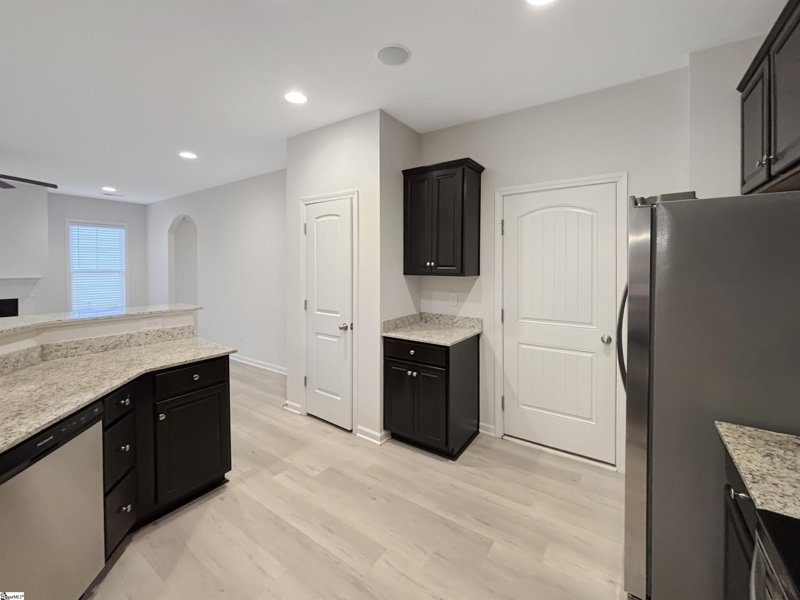 1604613 Property Photo 7