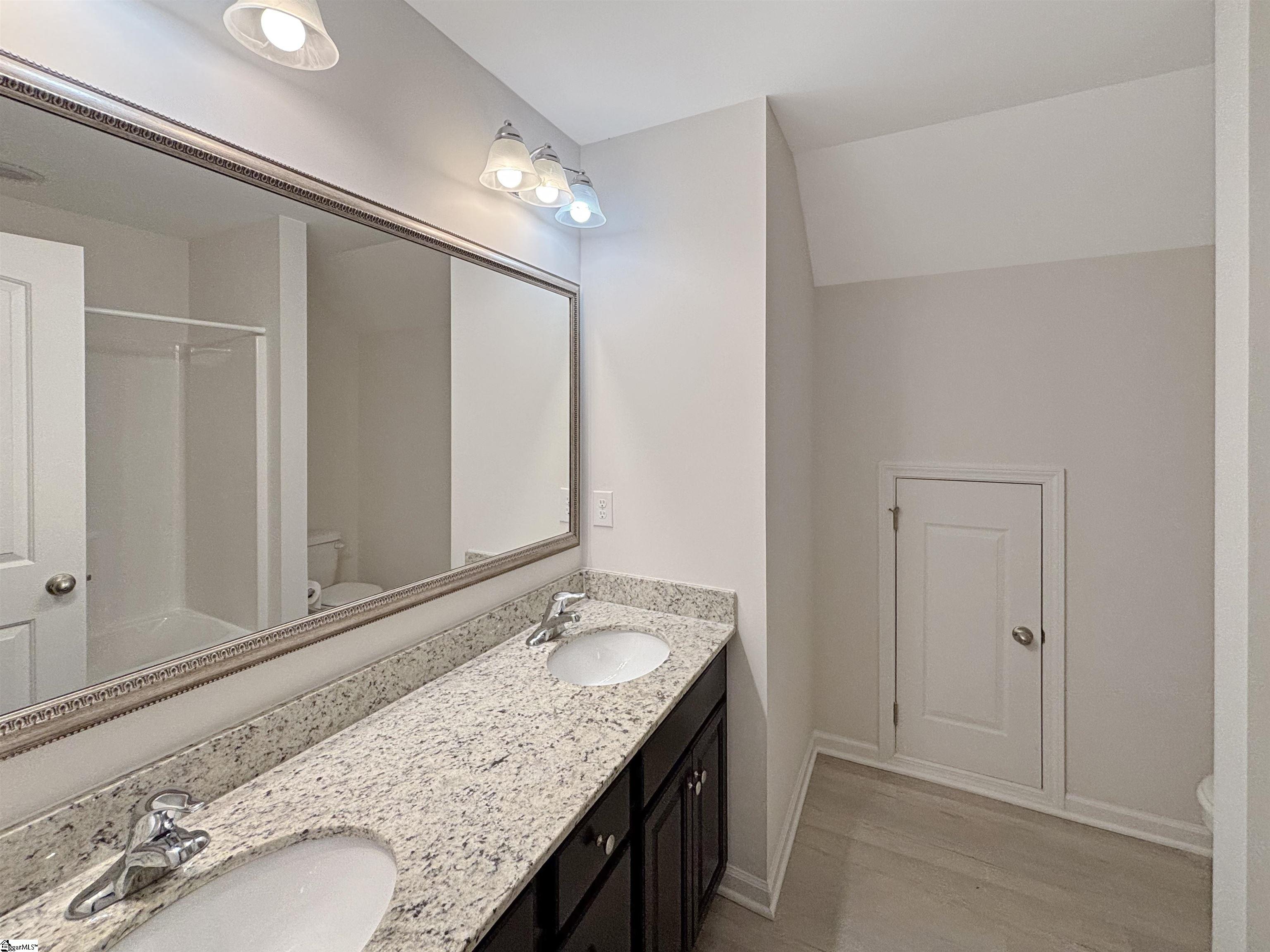 1604613 Property Photo 17