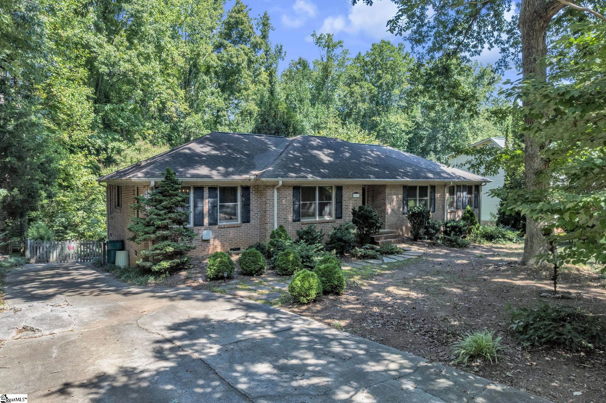 222 Hunters Woods Property Photo 1
