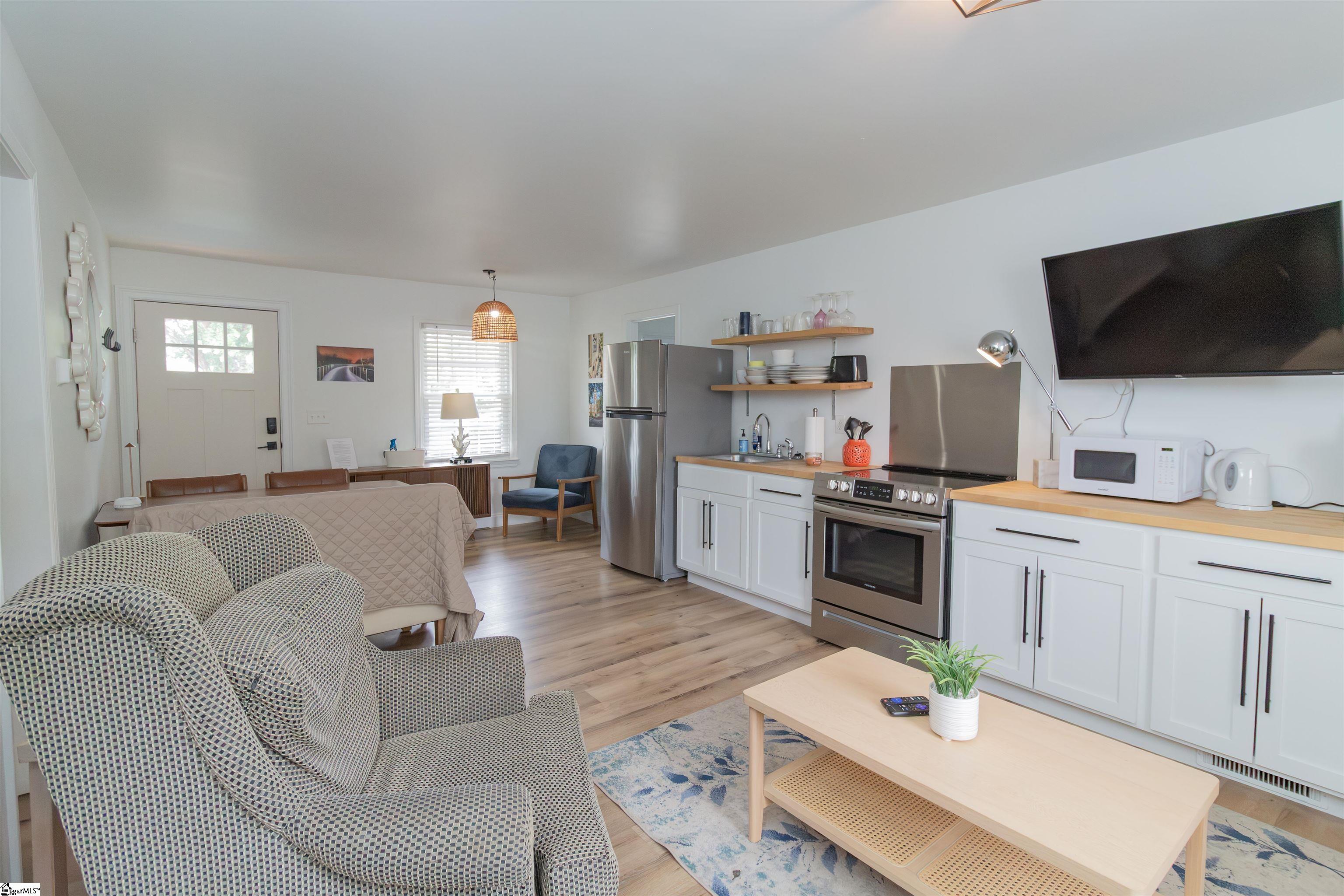 6 Brookside Circle Property Photo 5