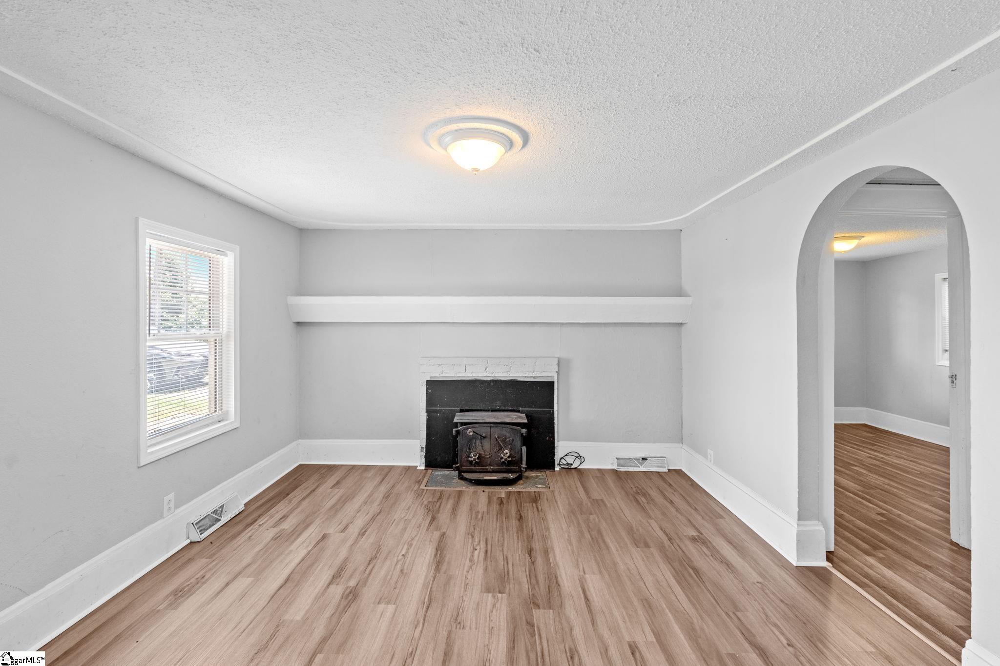 712 Old Grove Road Property Photo 6