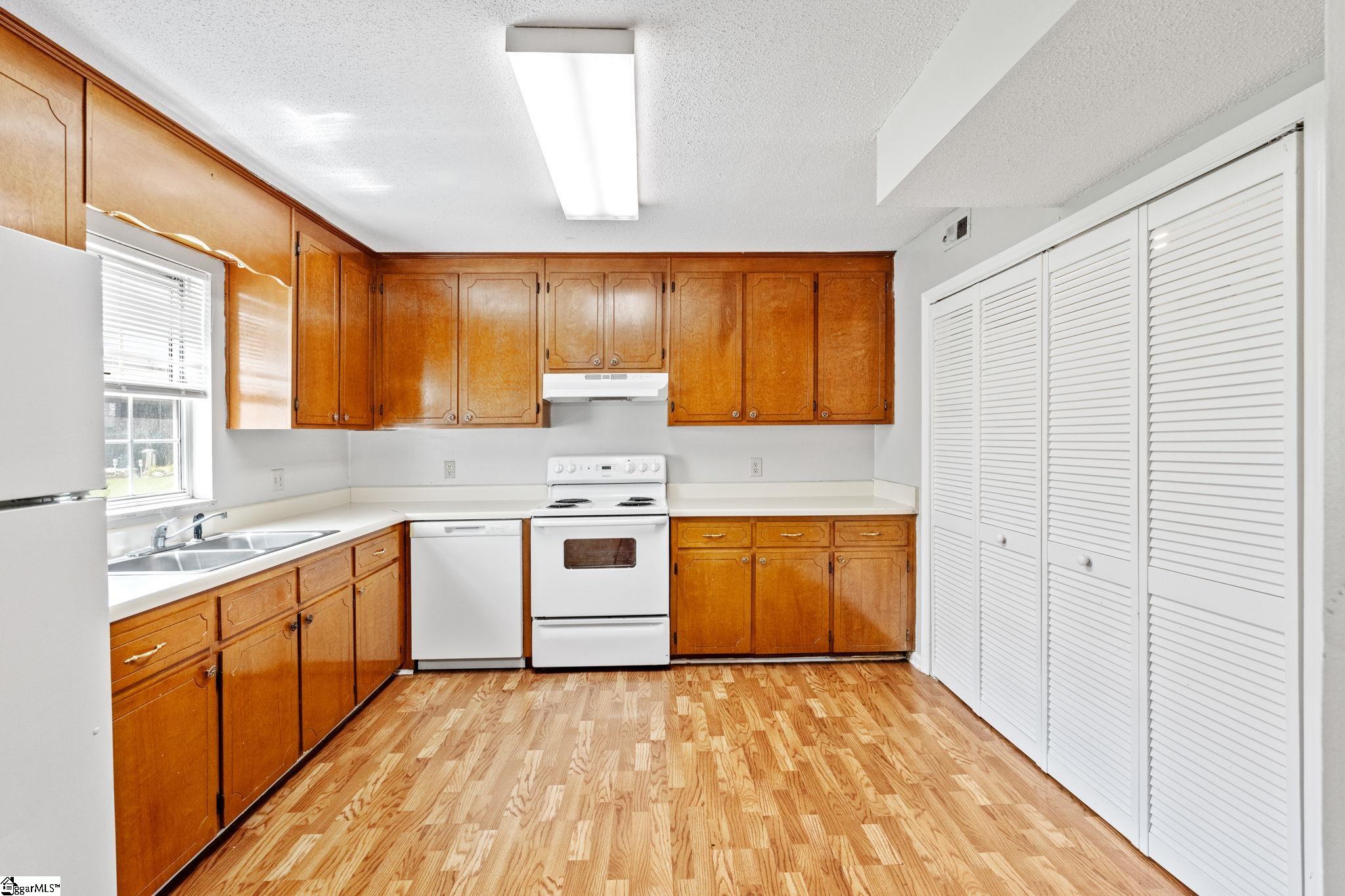 12 Birchview Street Property Photo 7