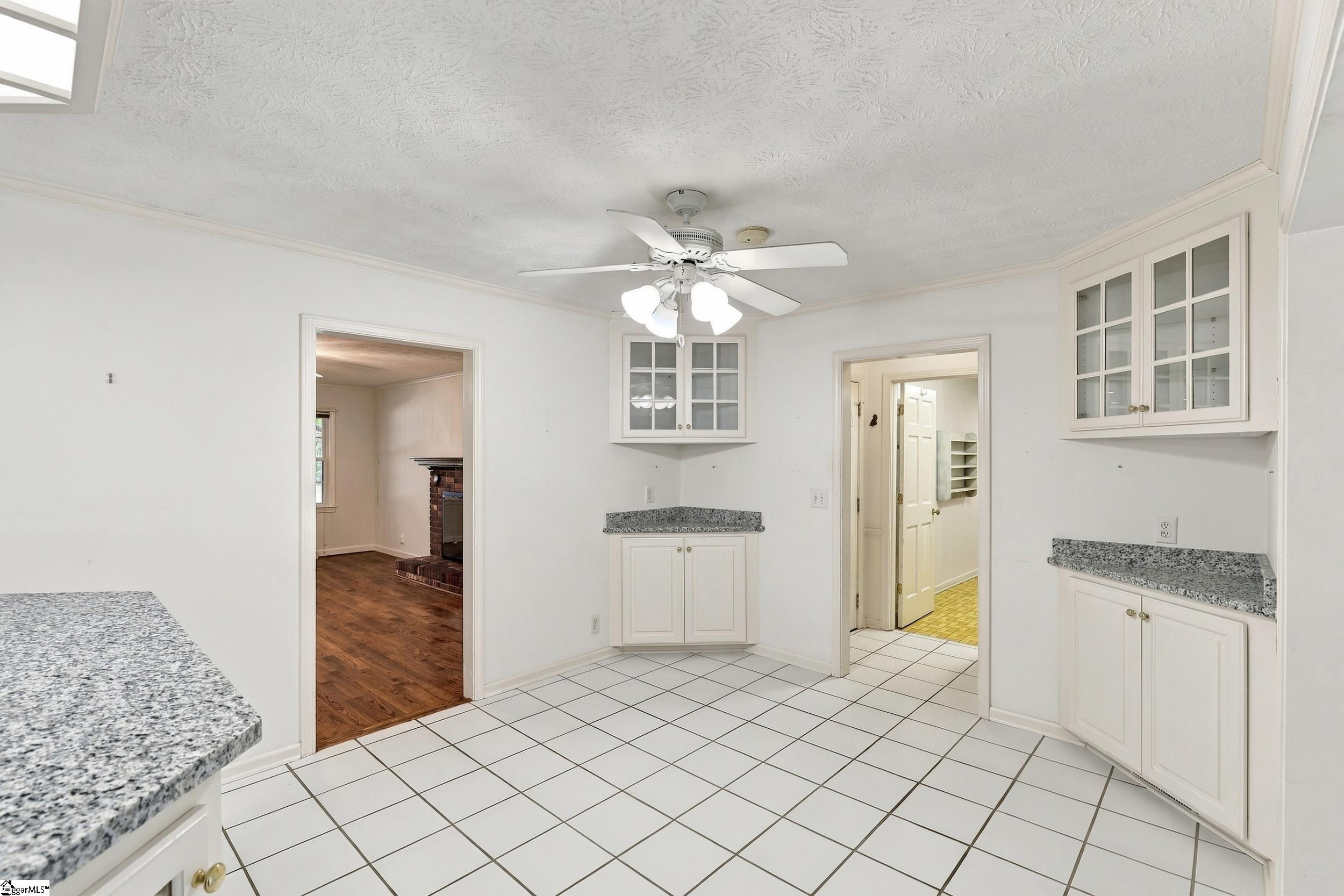 200 Connecticut Drive Property Photo 8