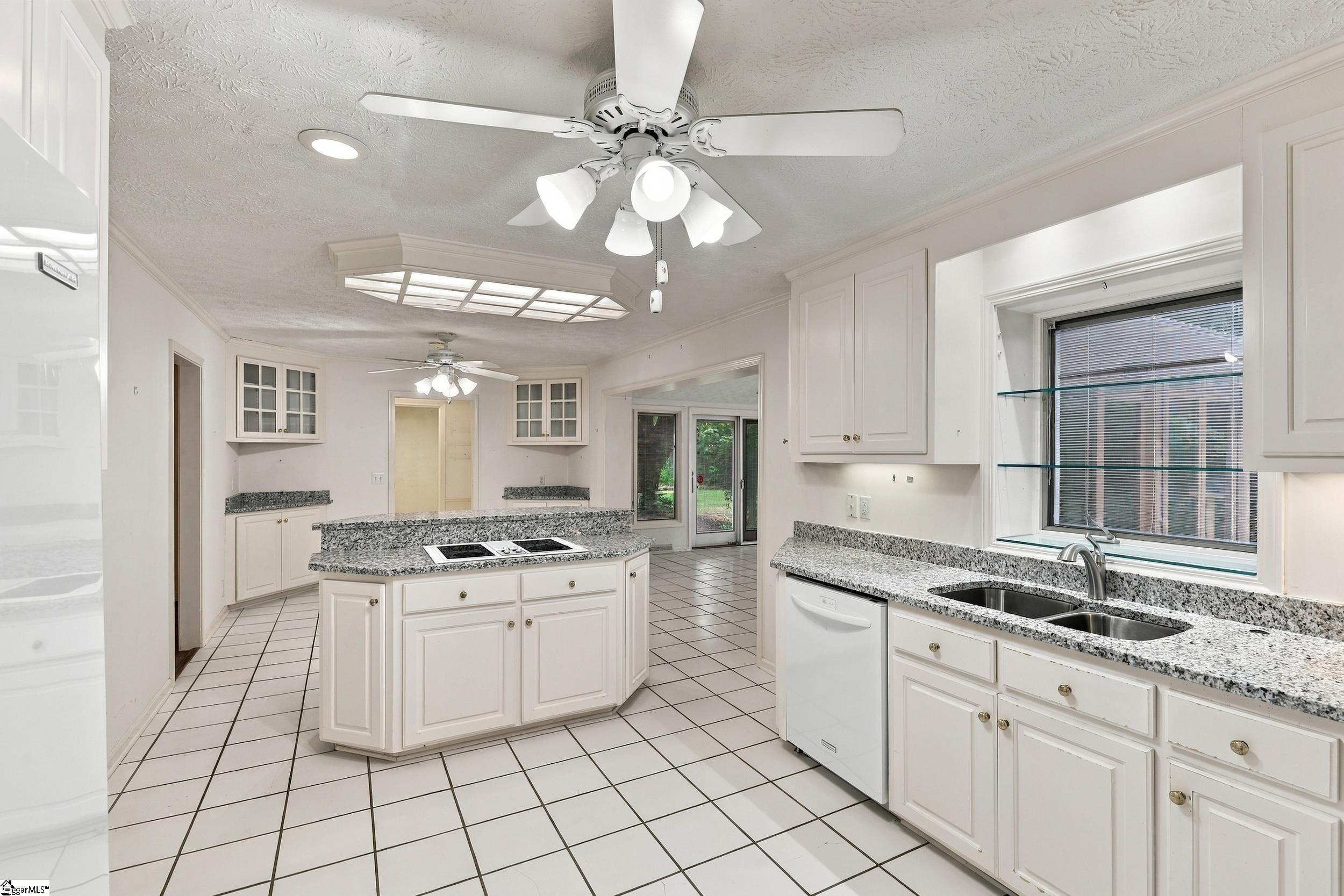 200 Connecticut Drive Property Photo 9