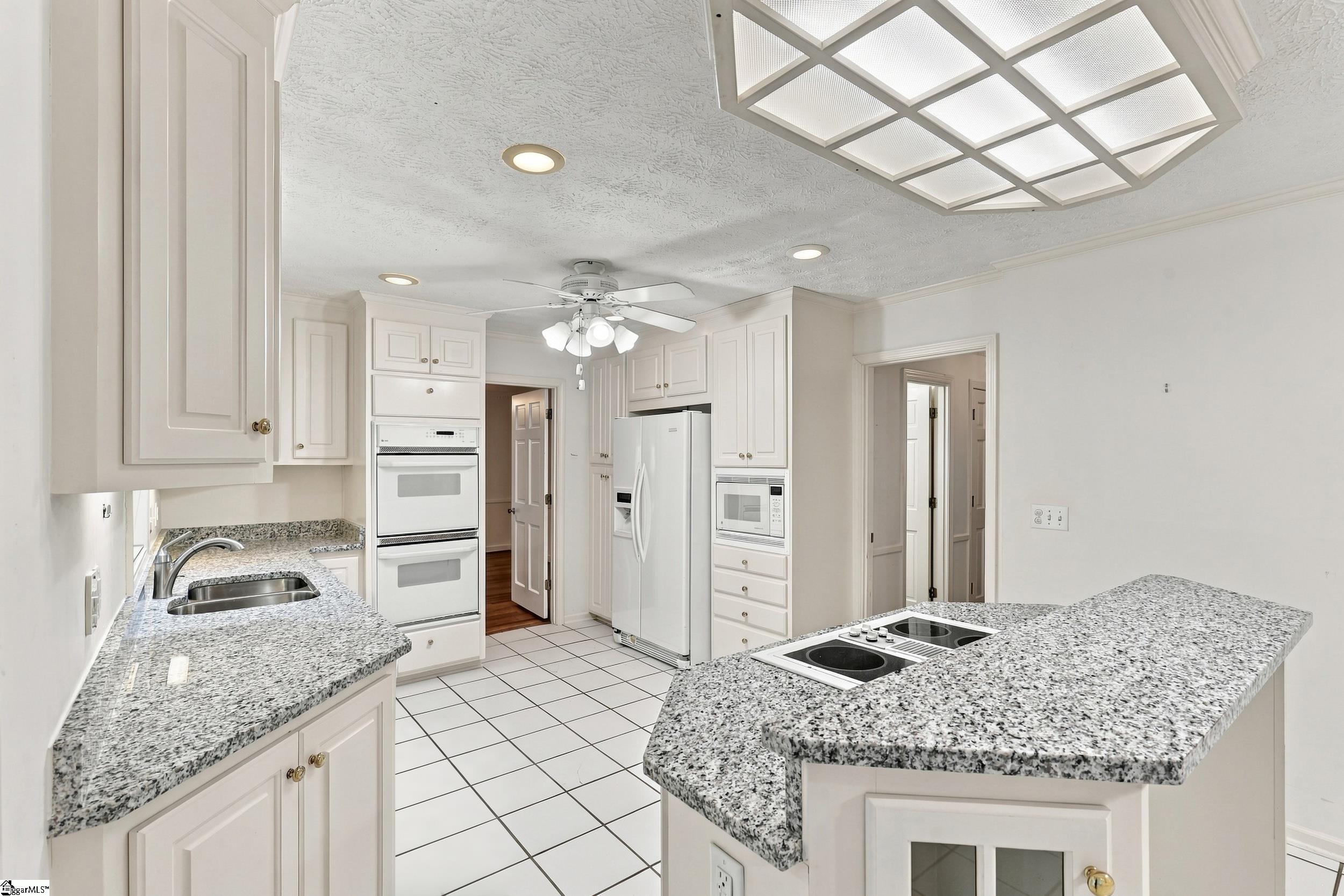 200 Connecticut Drive Property Photo 10