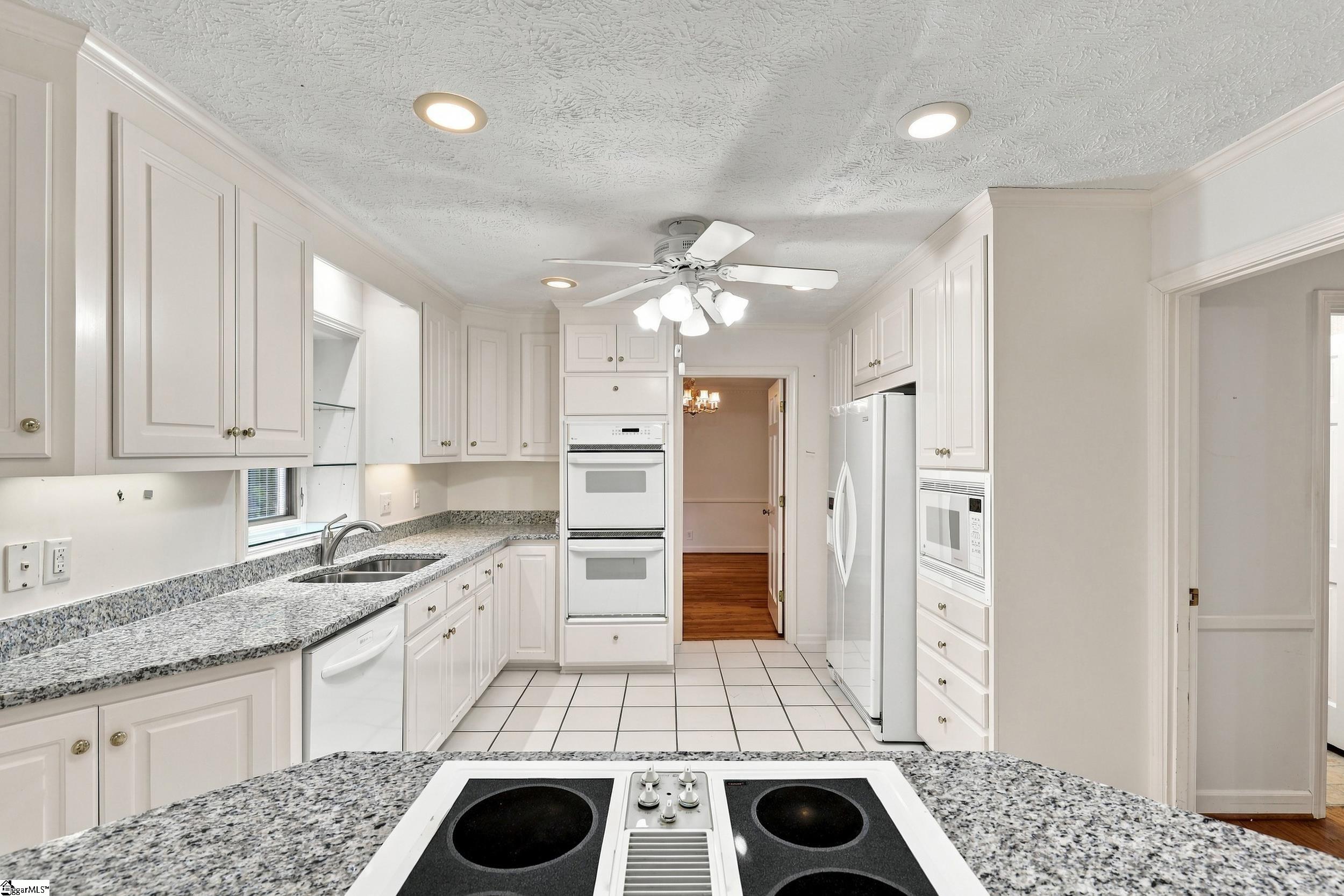 200 Connecticut Drive Property Photo 11