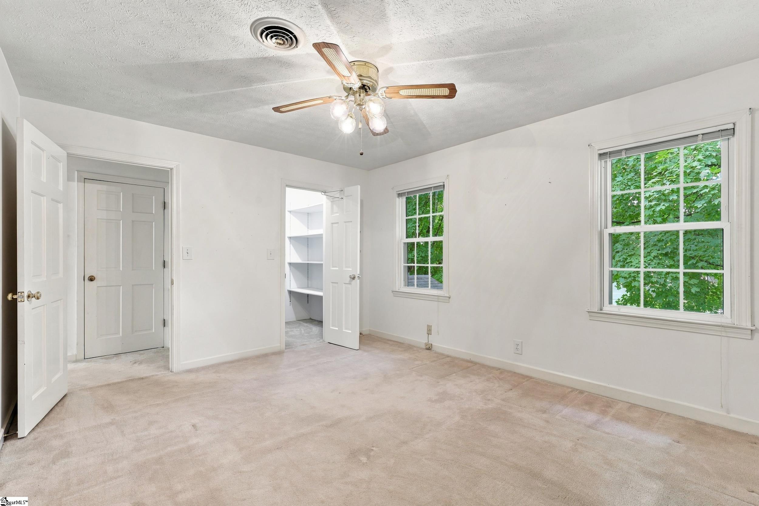 200 Connecticut Drive Property Photo 18