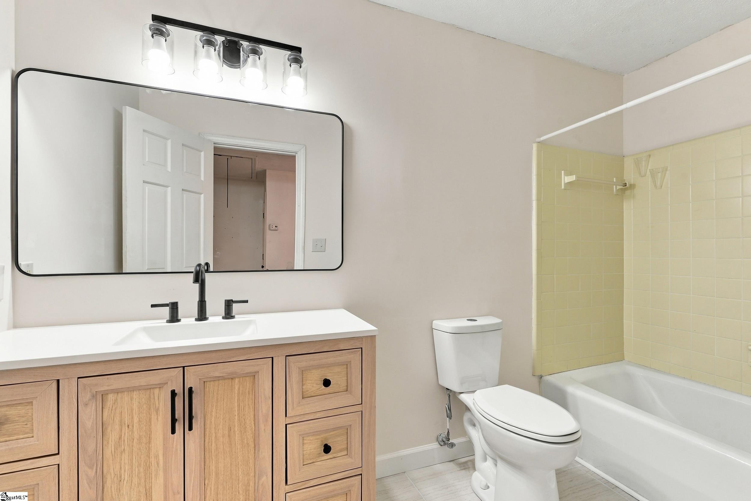 200 Connecticut Drive Property Photo 24