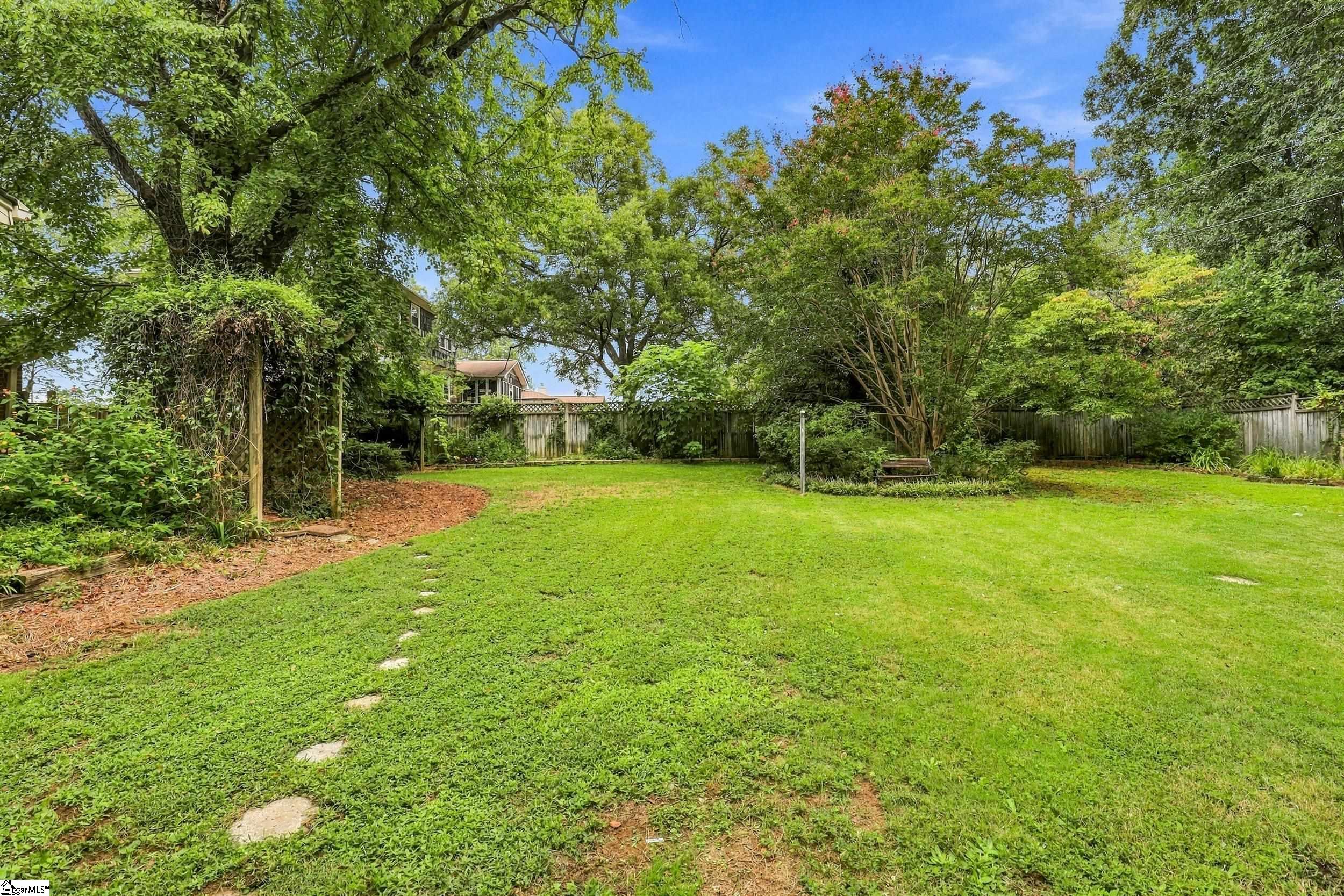200 Connecticut Drive Property Photo 28