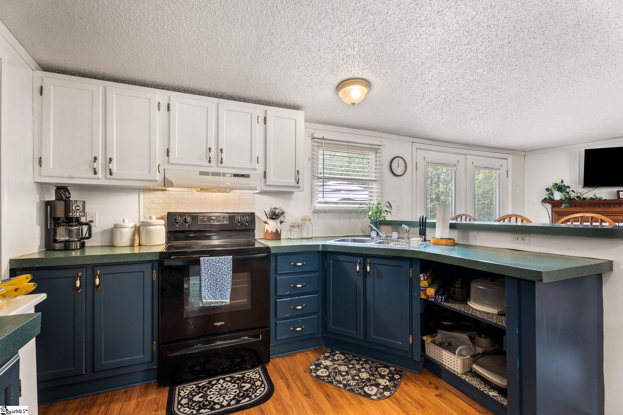 695 Miller Road Property Photo 12