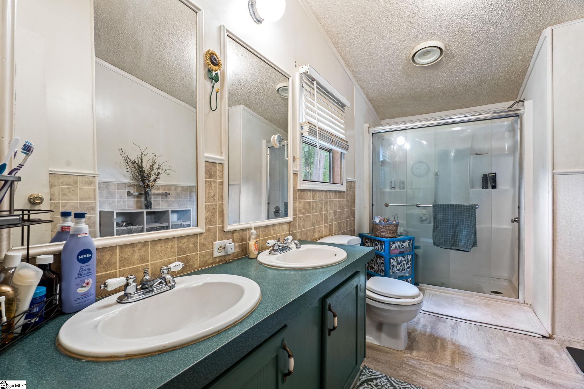 695 Miller Road Property Photo 21
