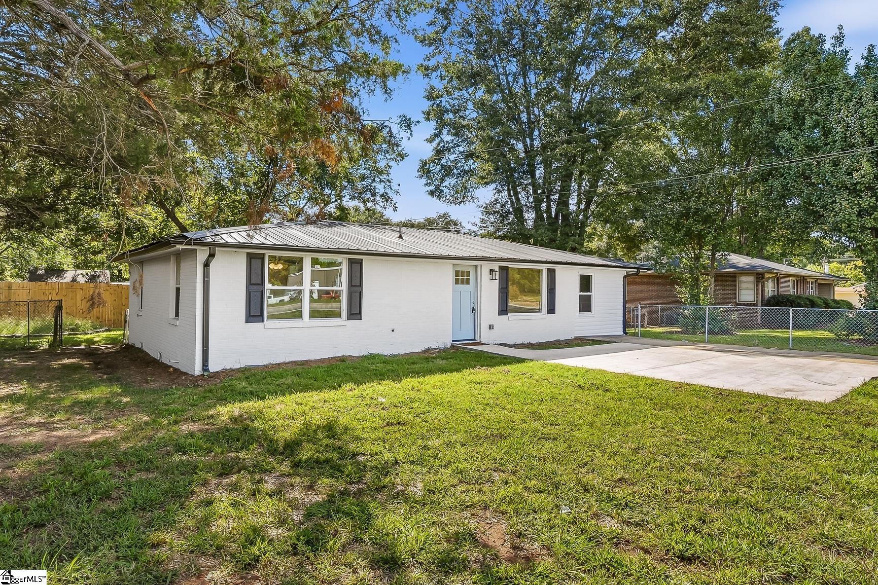7 Beaverdam Road Property Photo 2