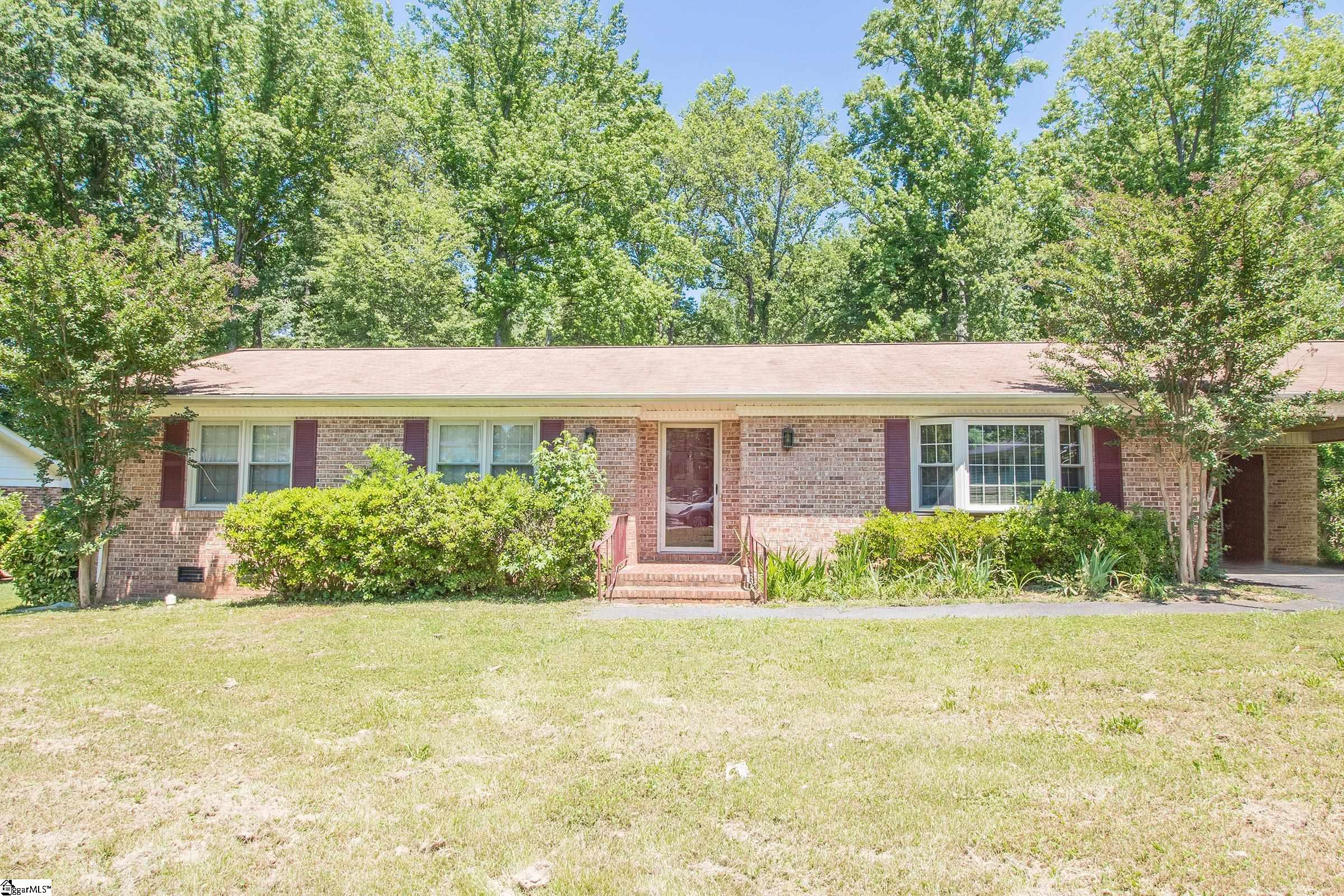 631 Pine Hill Drive Property Photo 1