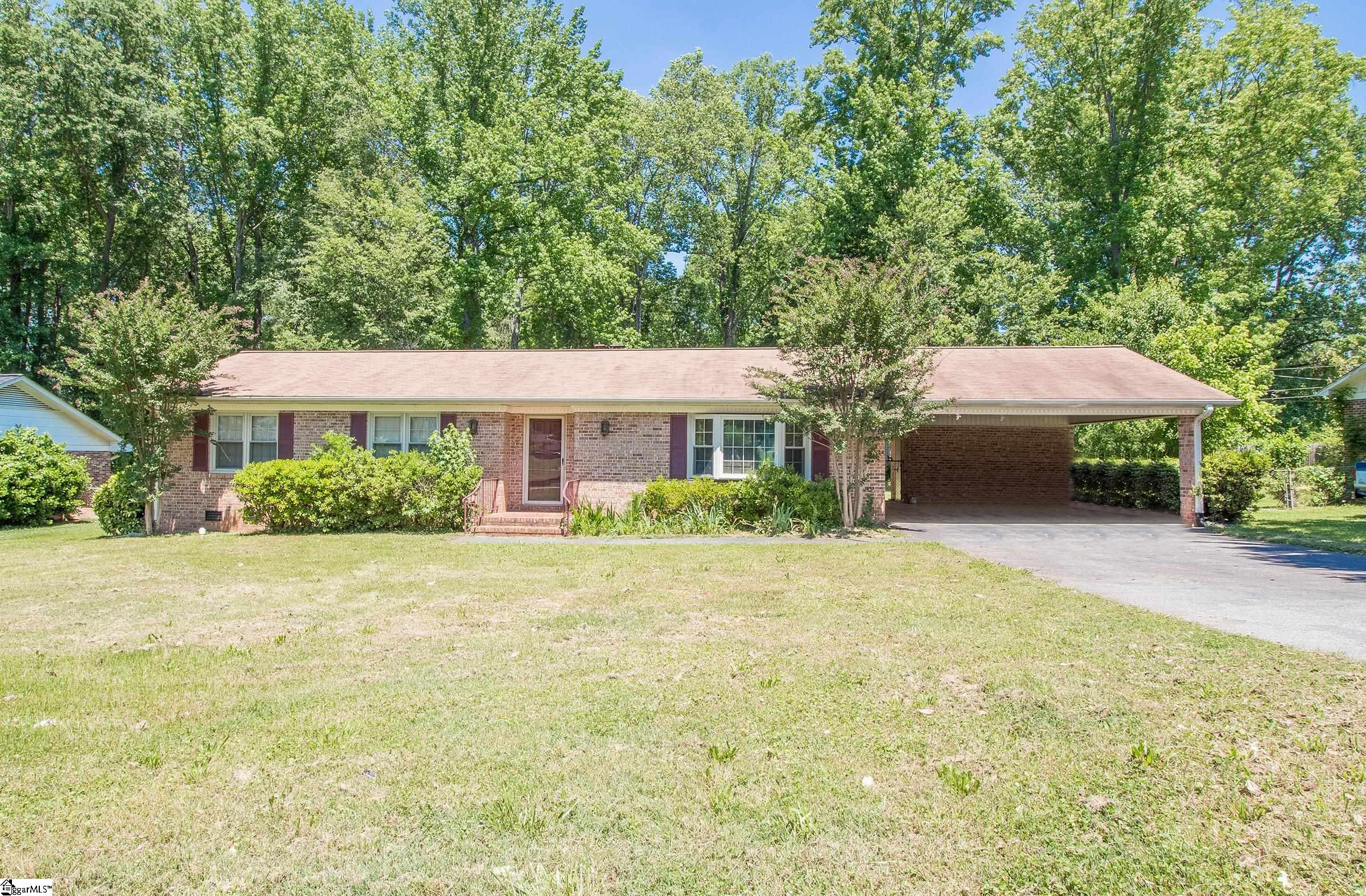 631 Pine Hill Drive Property Photo 2