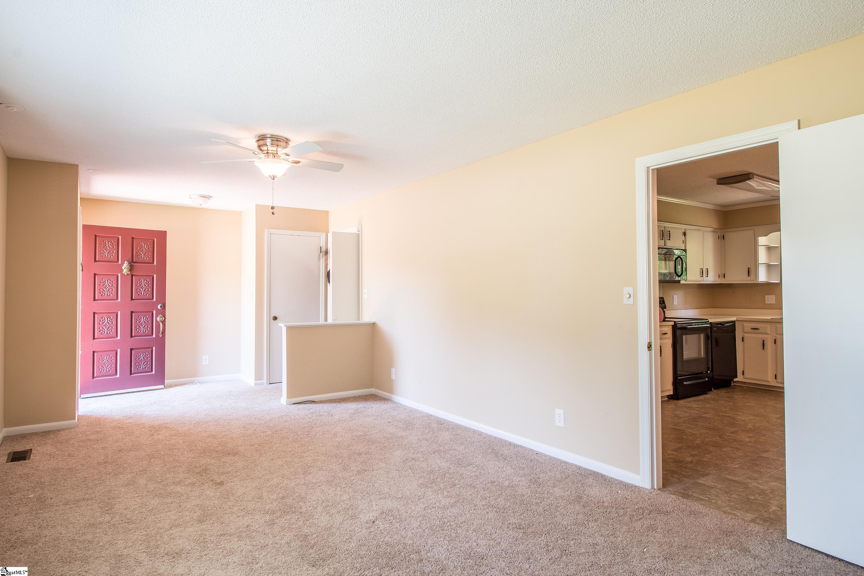 631 Pine Hill Drive Property Photo 4