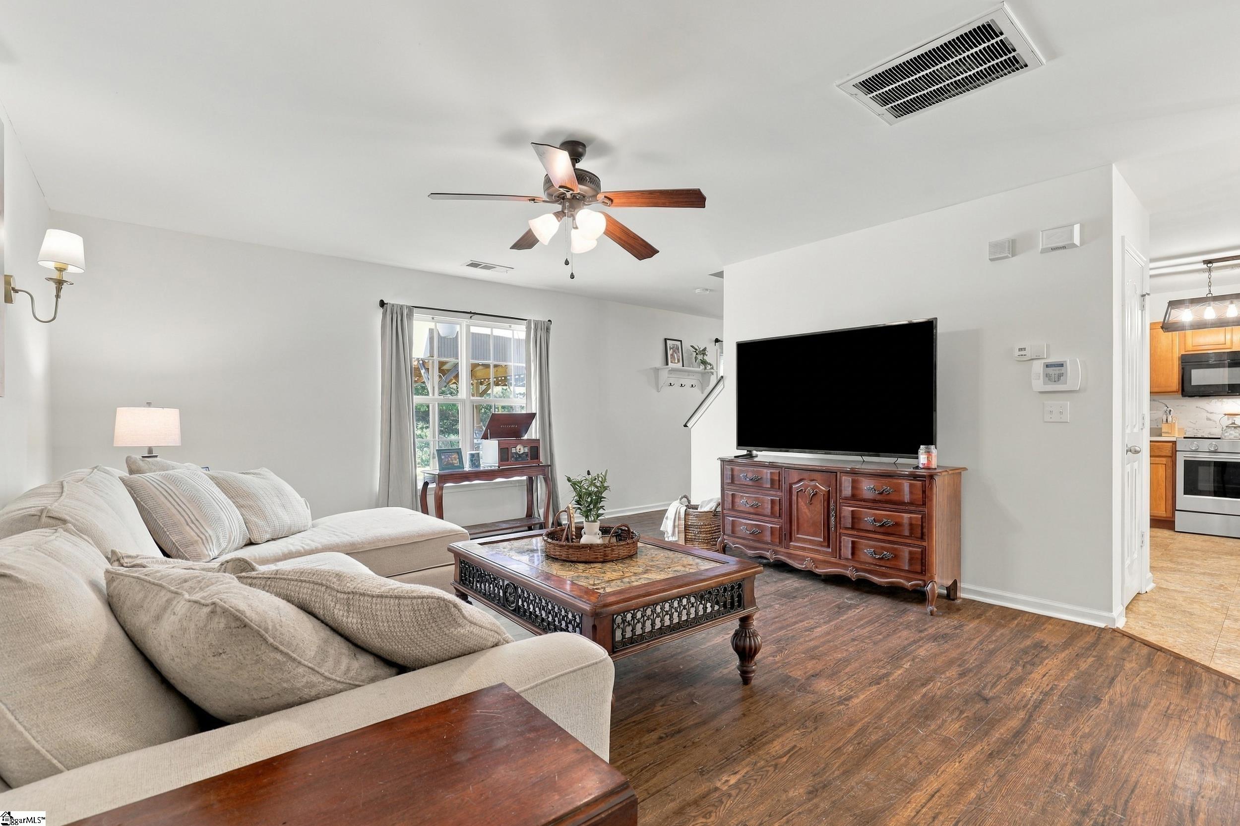 9 Hollow Tree Way Property Photo 6