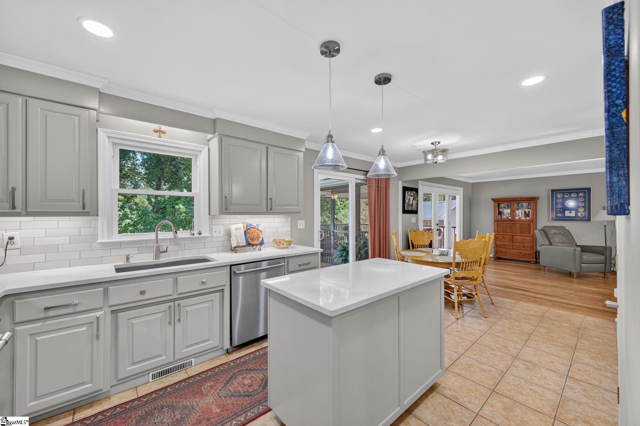 18 Middlecreek Way Property Photo 8