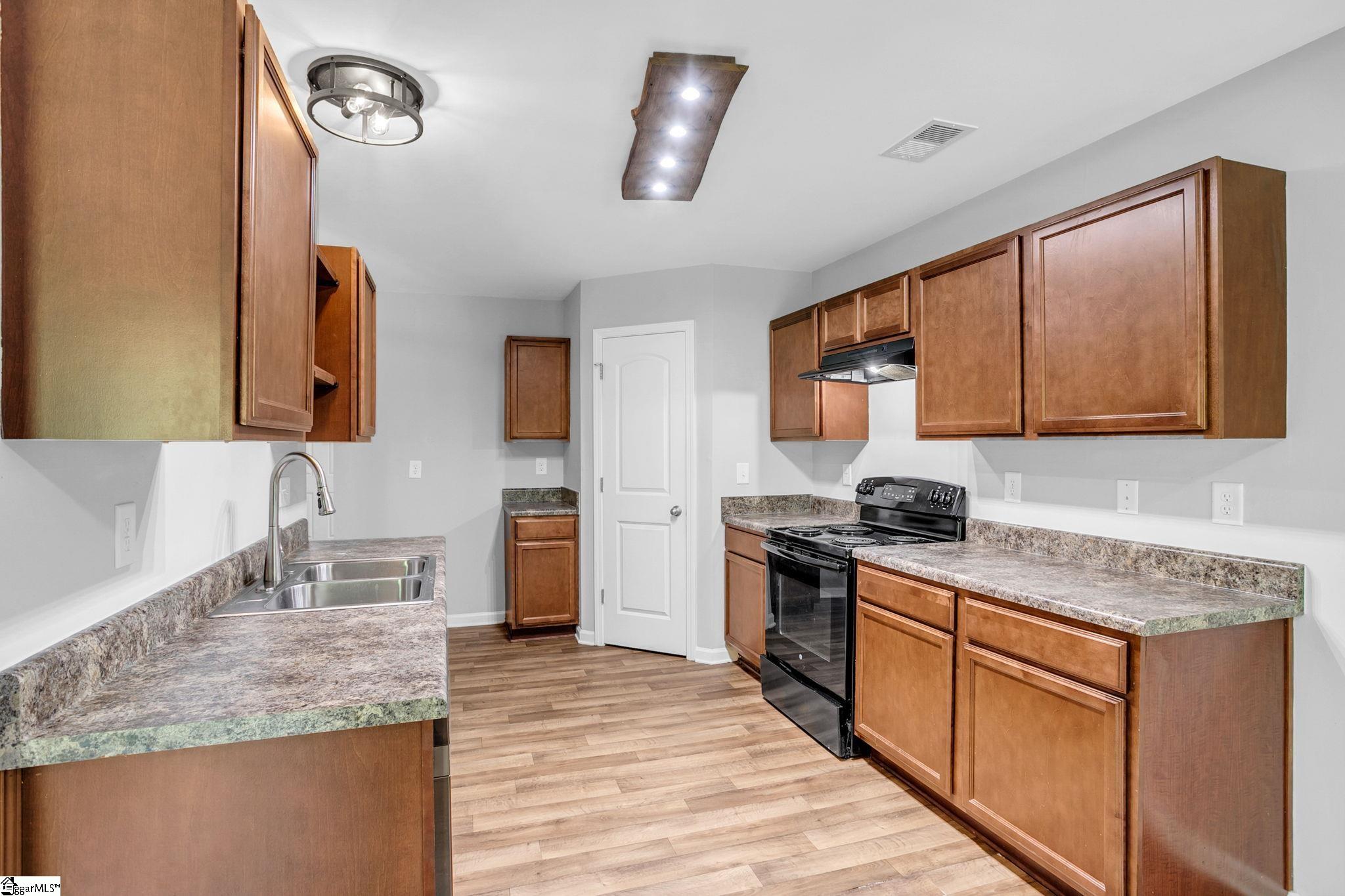 256 Cotton Creek Way Property Photo 4
