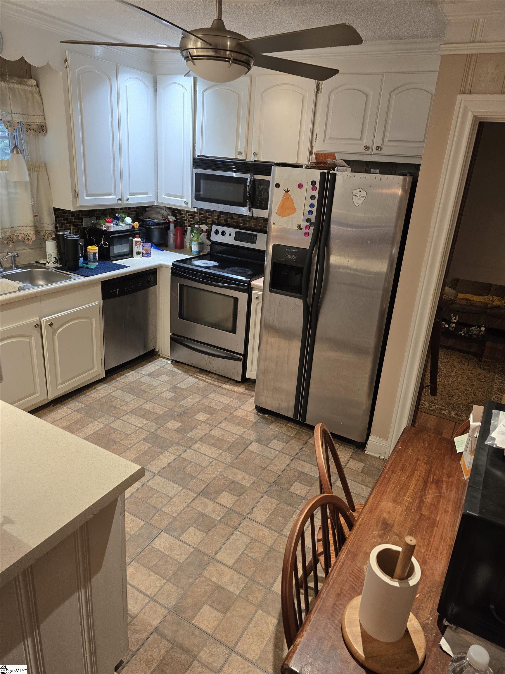 202 W Dorchester Boulevard Property Photo 4