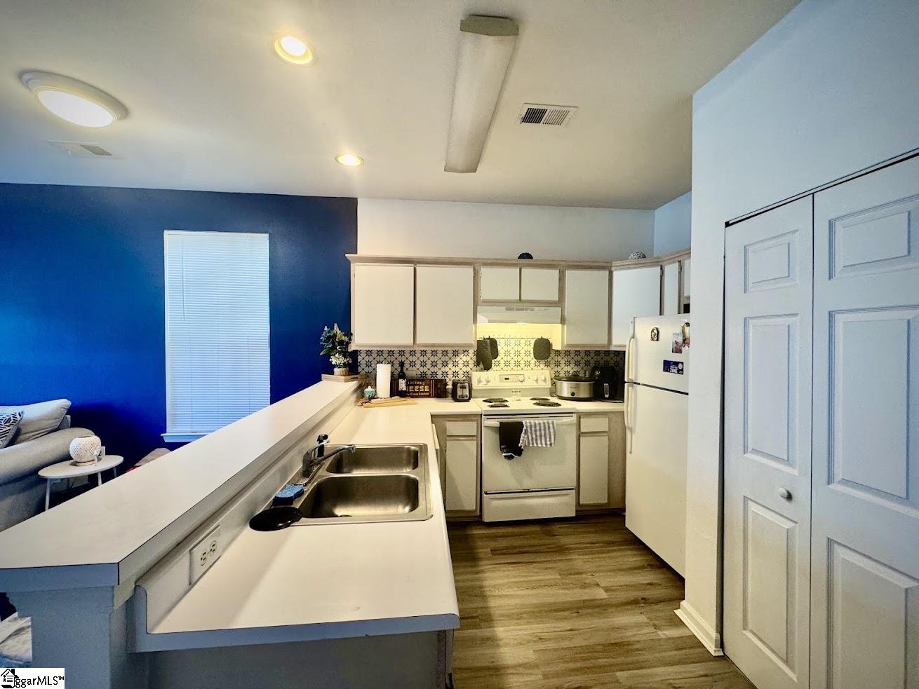 1290 River Oaks Drive Property Photo 6