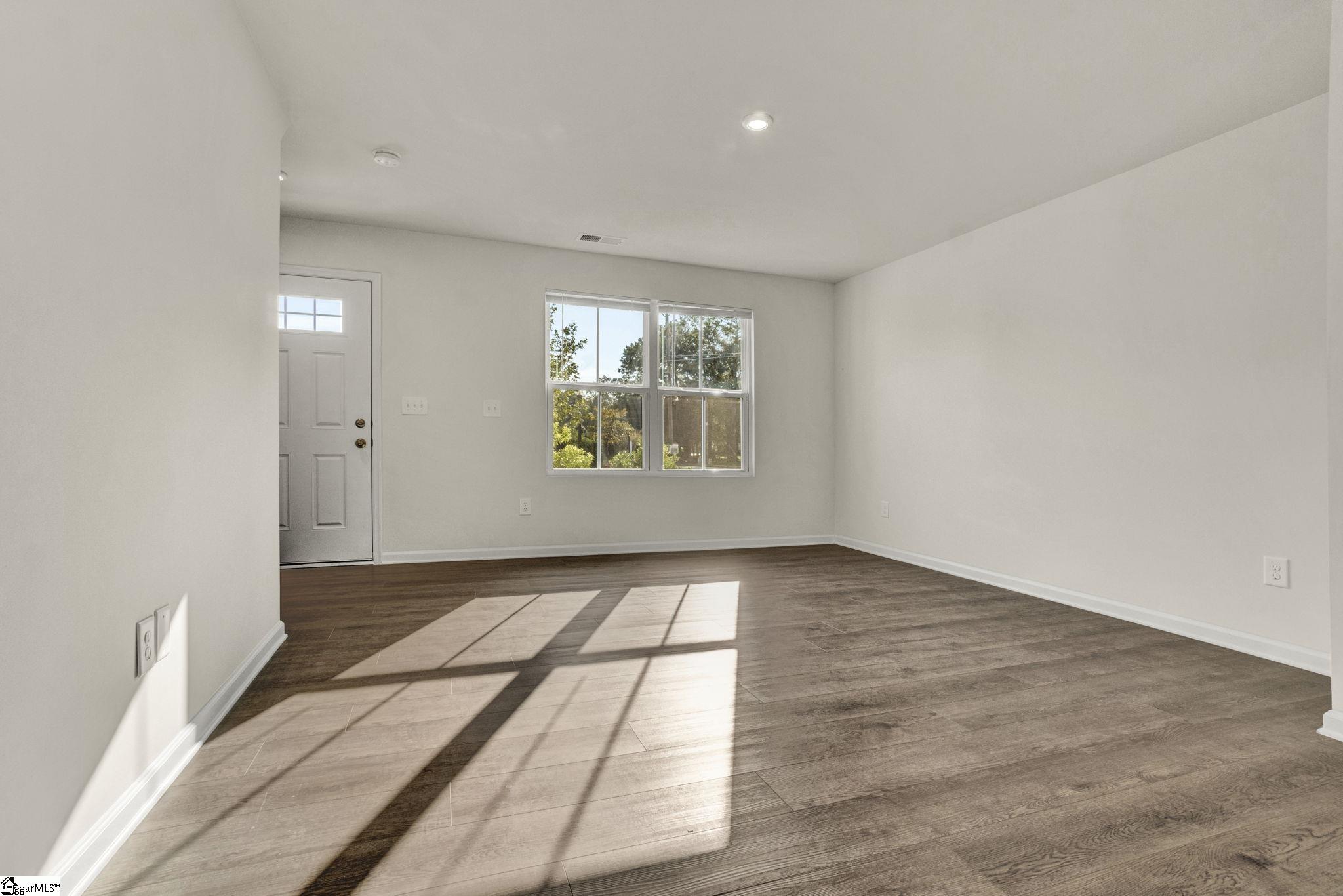 886 Cranbrook Drive Property Photo 9