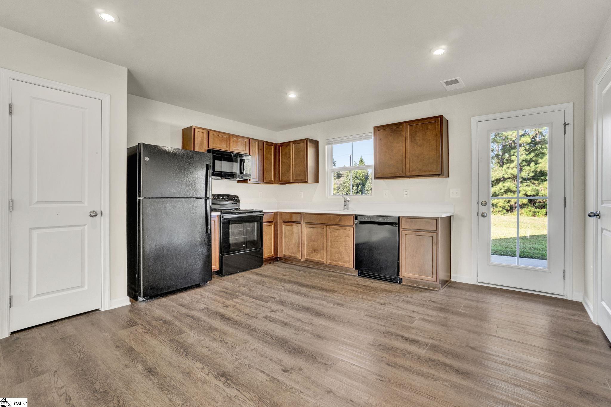 886 Cranbrook Drive Property Photo 11