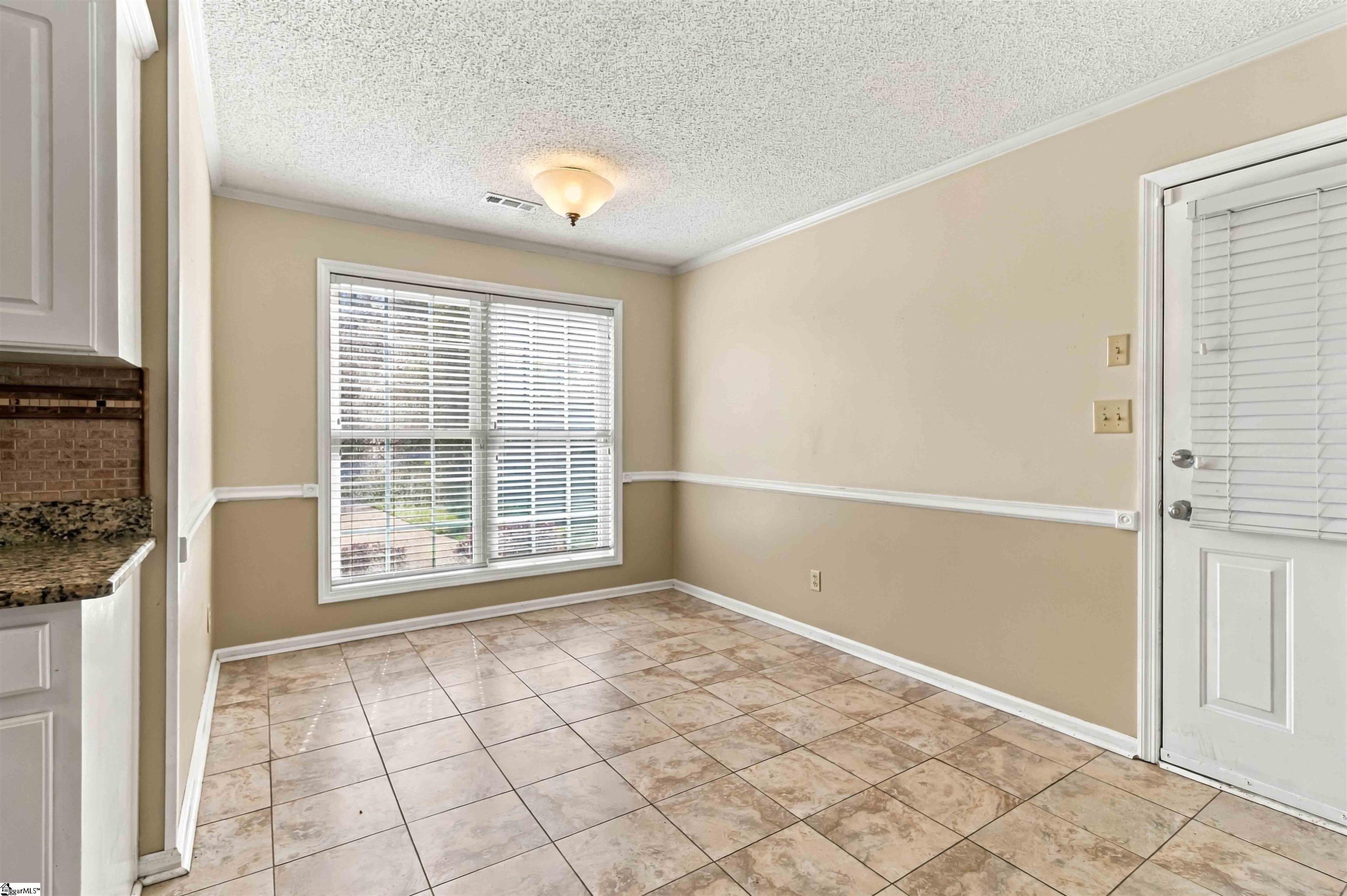 125 Woodcreek Drive Property Photo 10