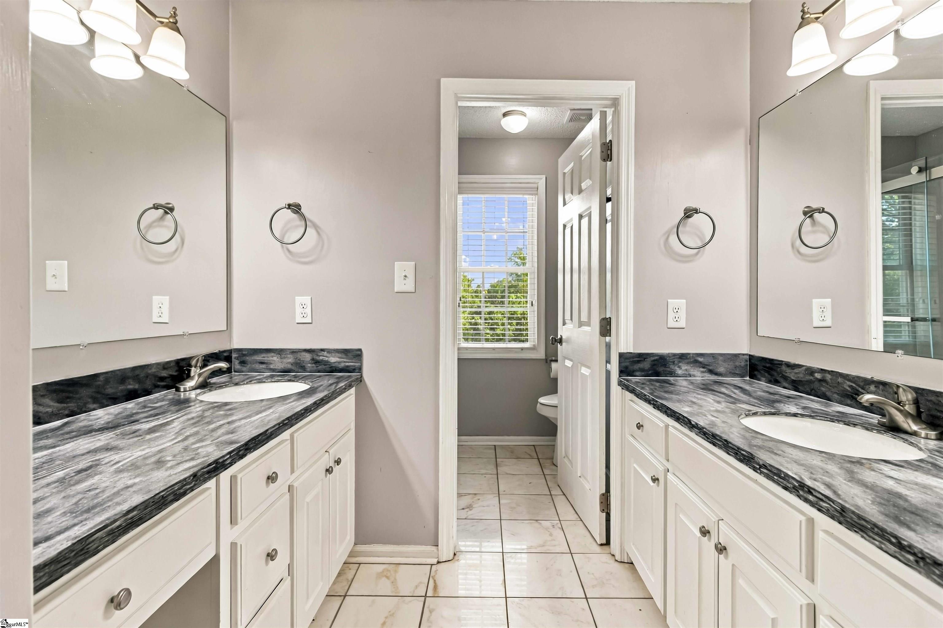 125 Woodcreek Drive Property Photo 15