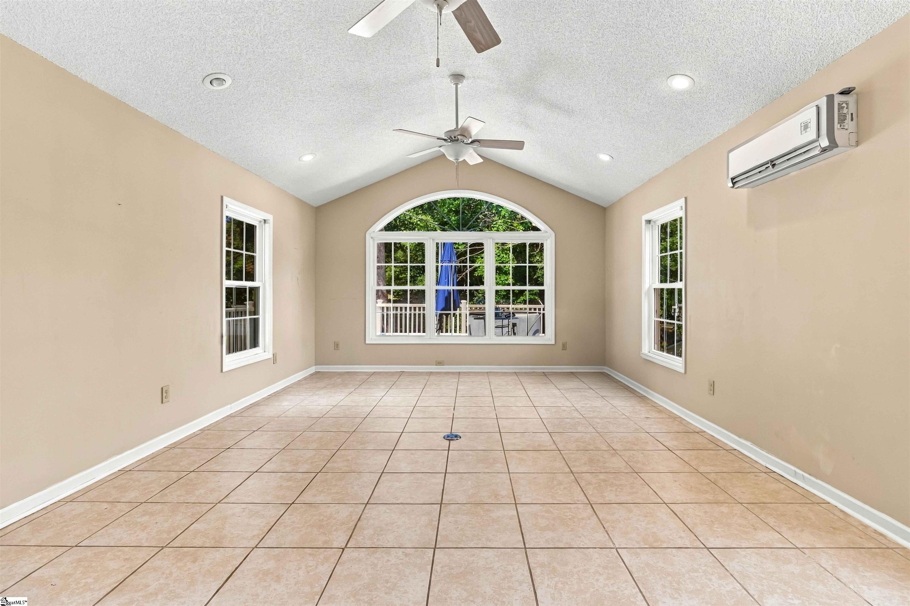 125 Woodcreek Drive Property Photo 20