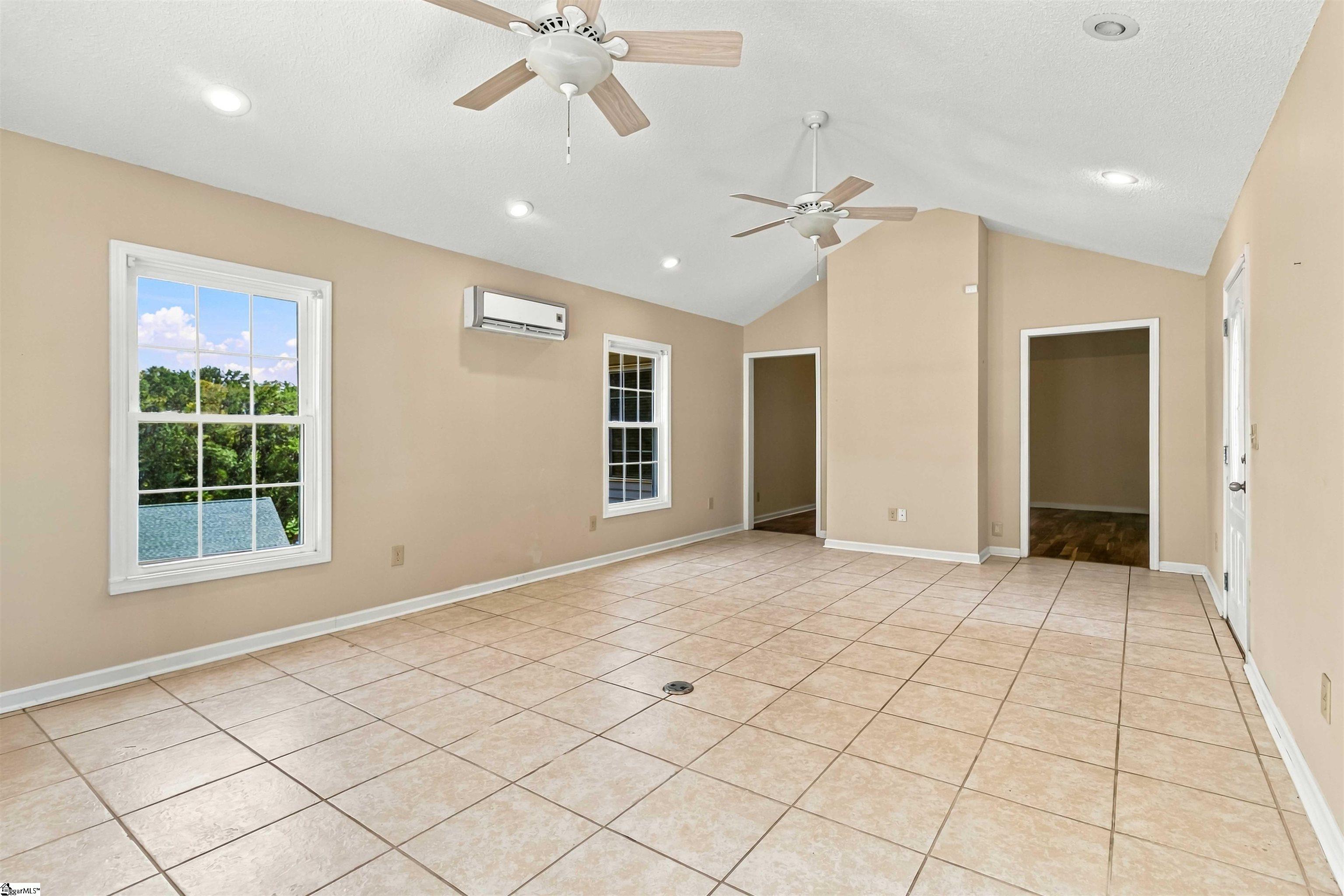 125 Woodcreek Drive Property Photo 21