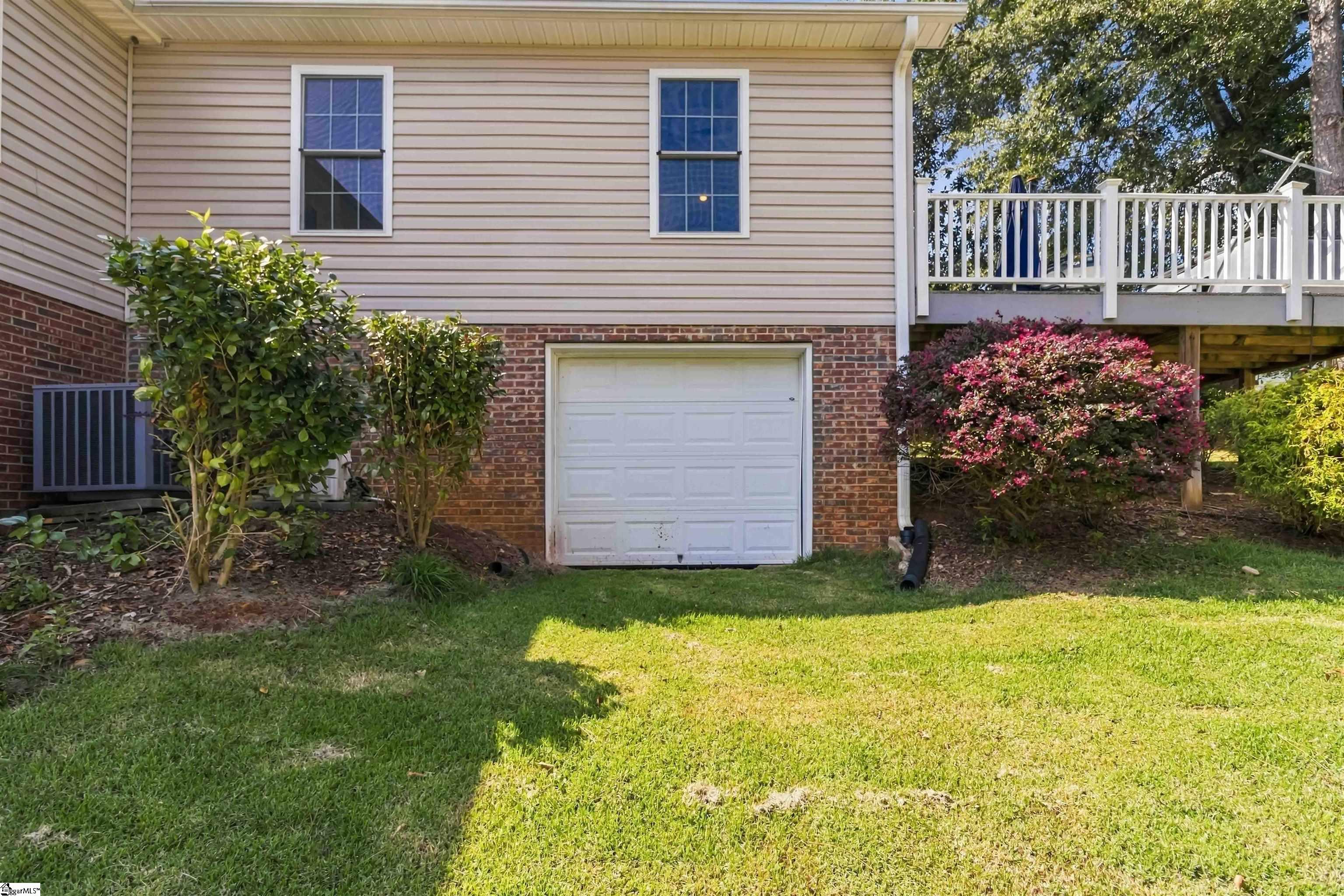 125 Woodcreek Drive Property Photo 36