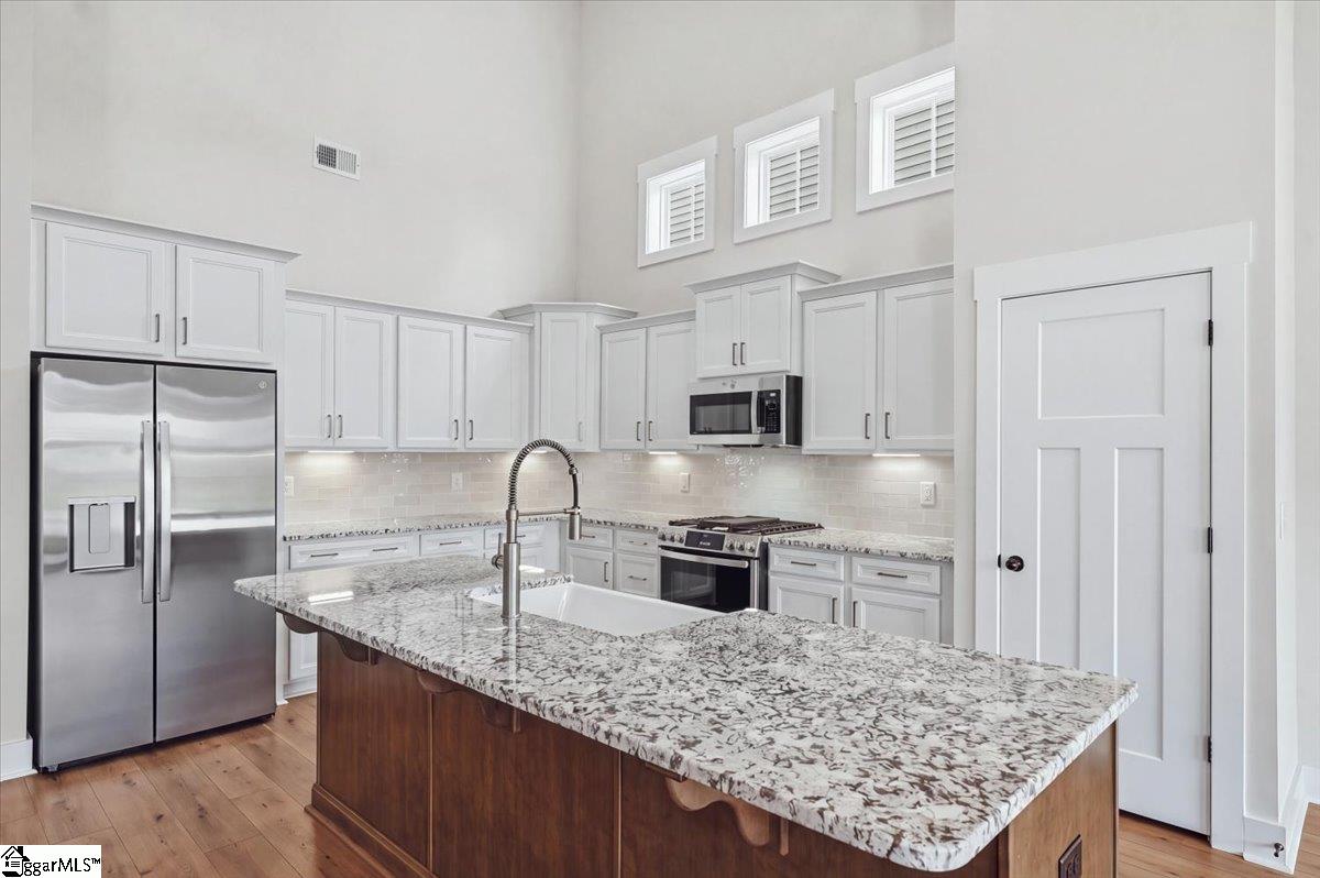 1006 Fox Hollow Street Property Photo 6