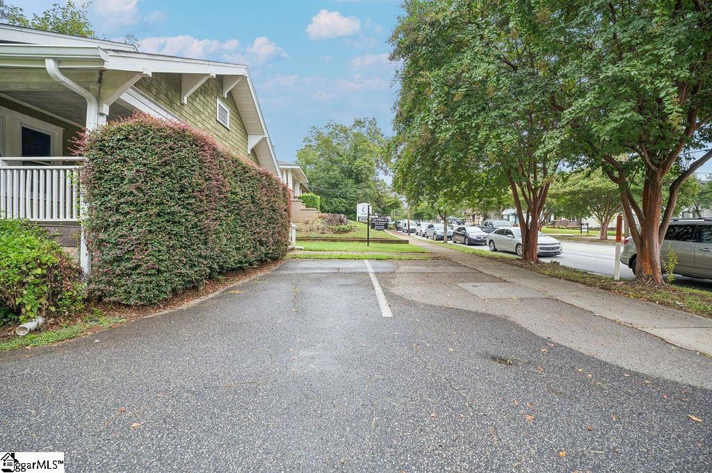 308 W Stone Avenue Property Photo 4