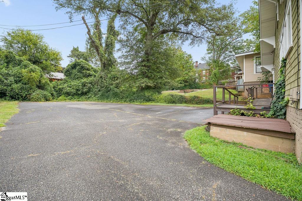 308 W Stone Avenue Property Photo 5