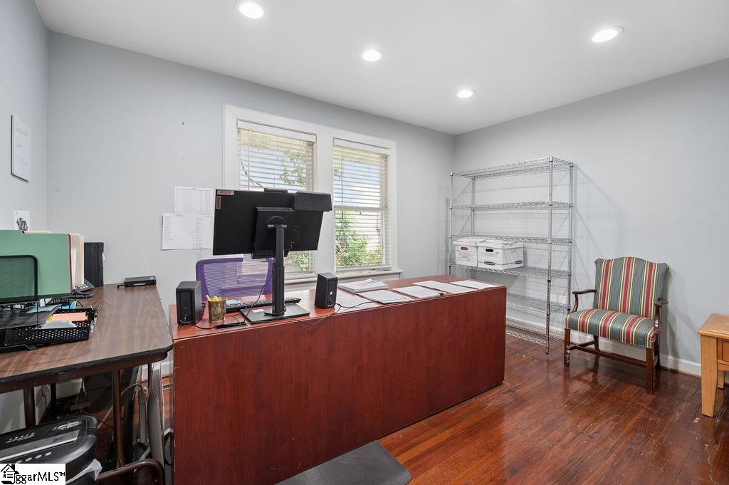 308 W Stone Avenue Property Photo 16